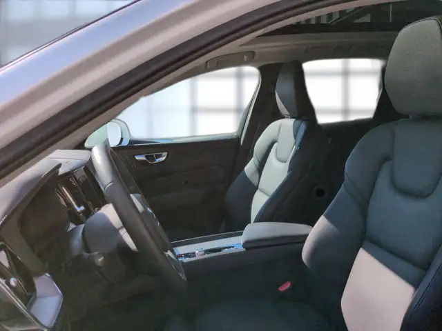 Volvo XC60 view 12