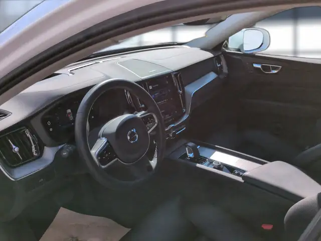 Volvo XC60 view 13