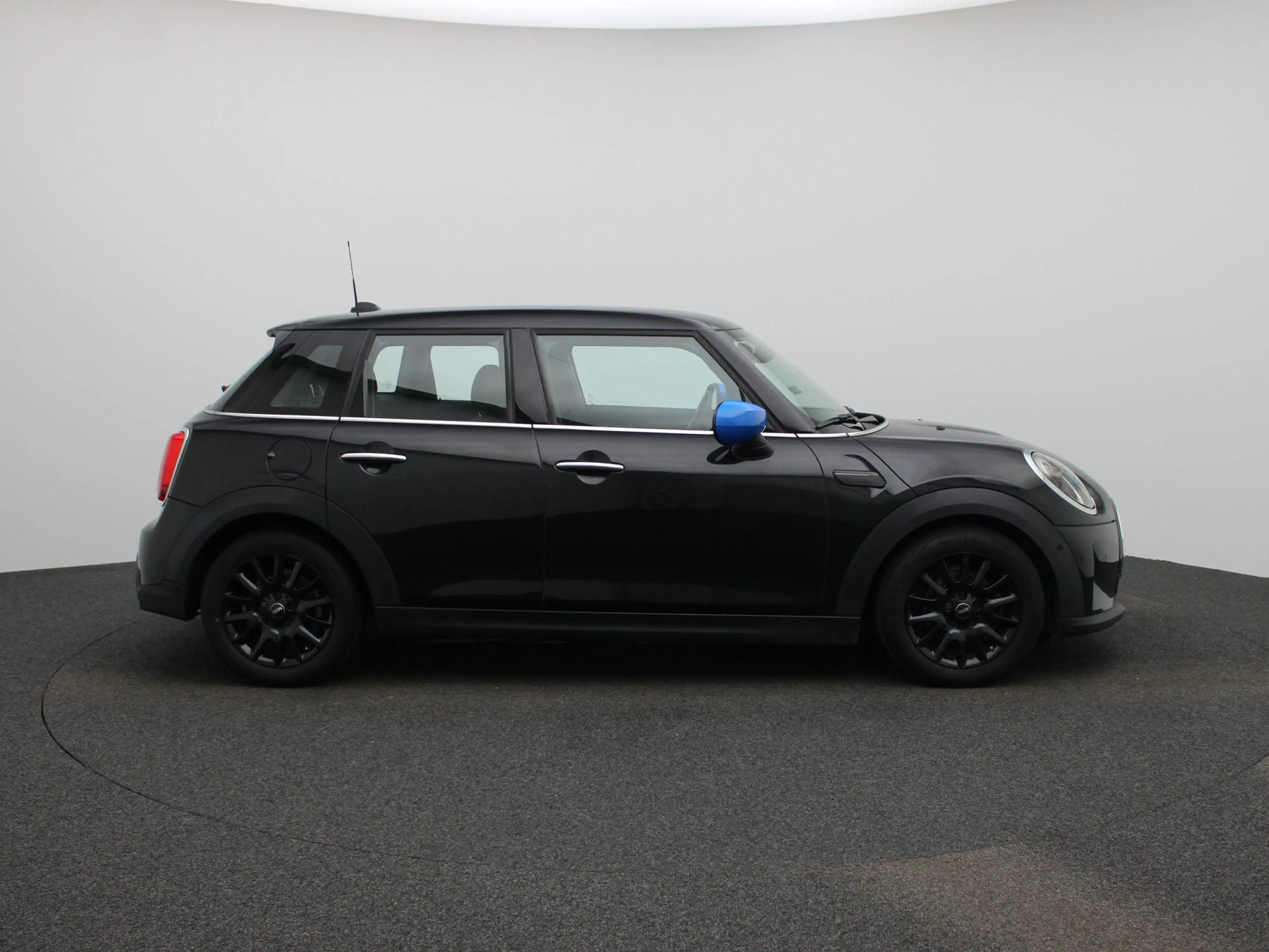 MINI One Mini 5 door NAVI | PDC | ECC — photo 6