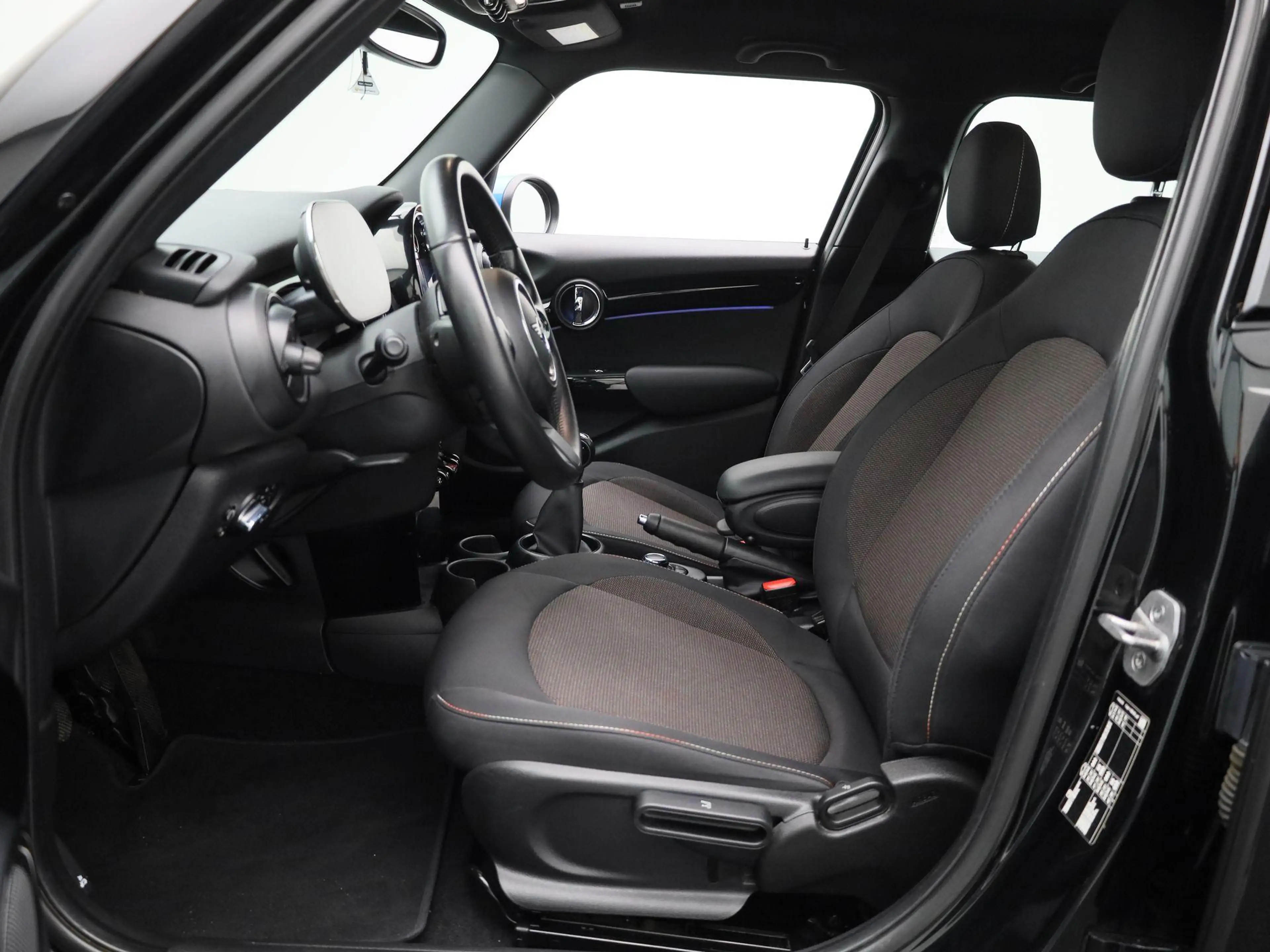MINI One Mini 5 door NAVI | PDC | ECC — photo 10