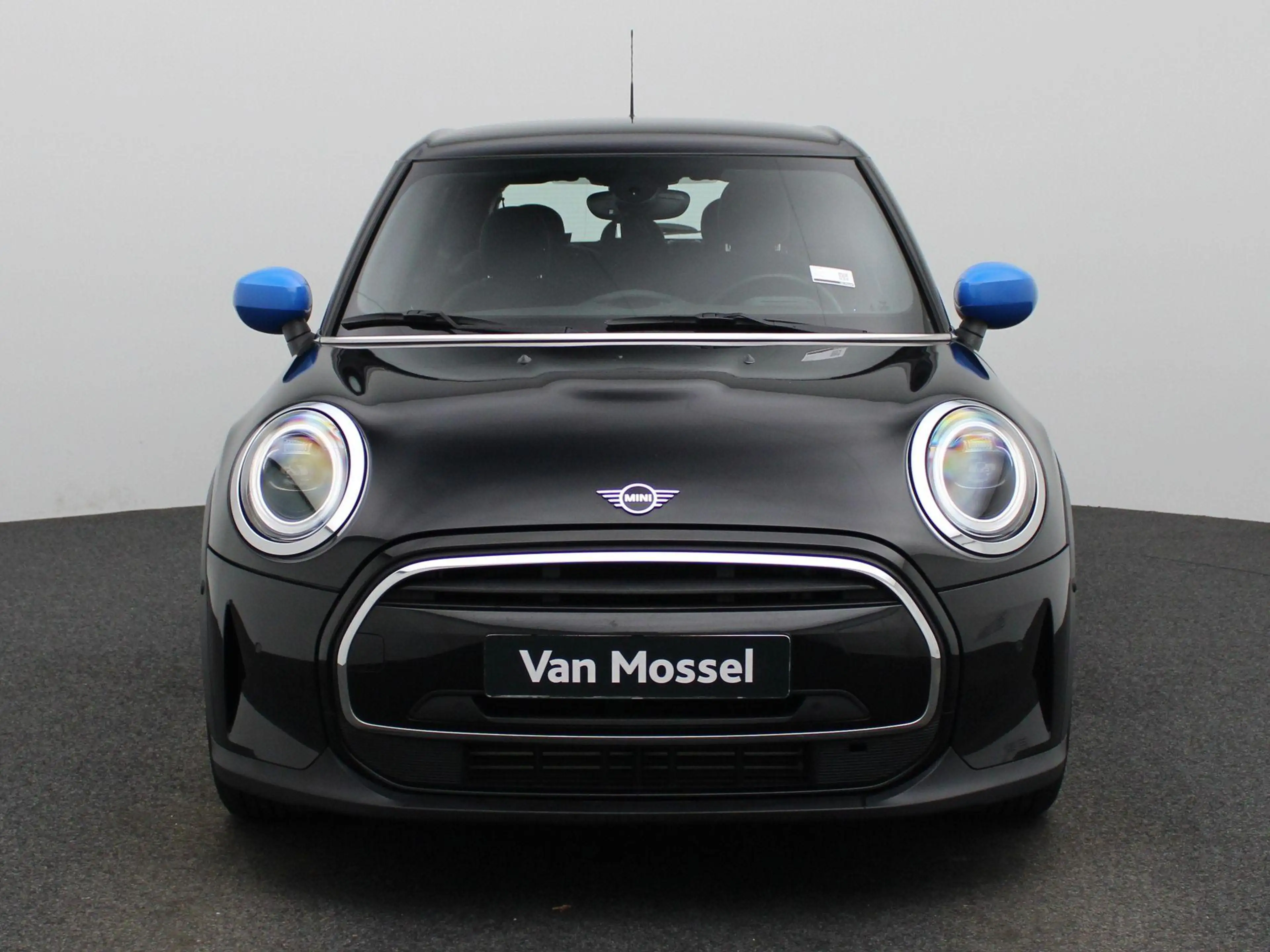 MINI One Mini 5 door NAVI | PDC | ECC — photo 3