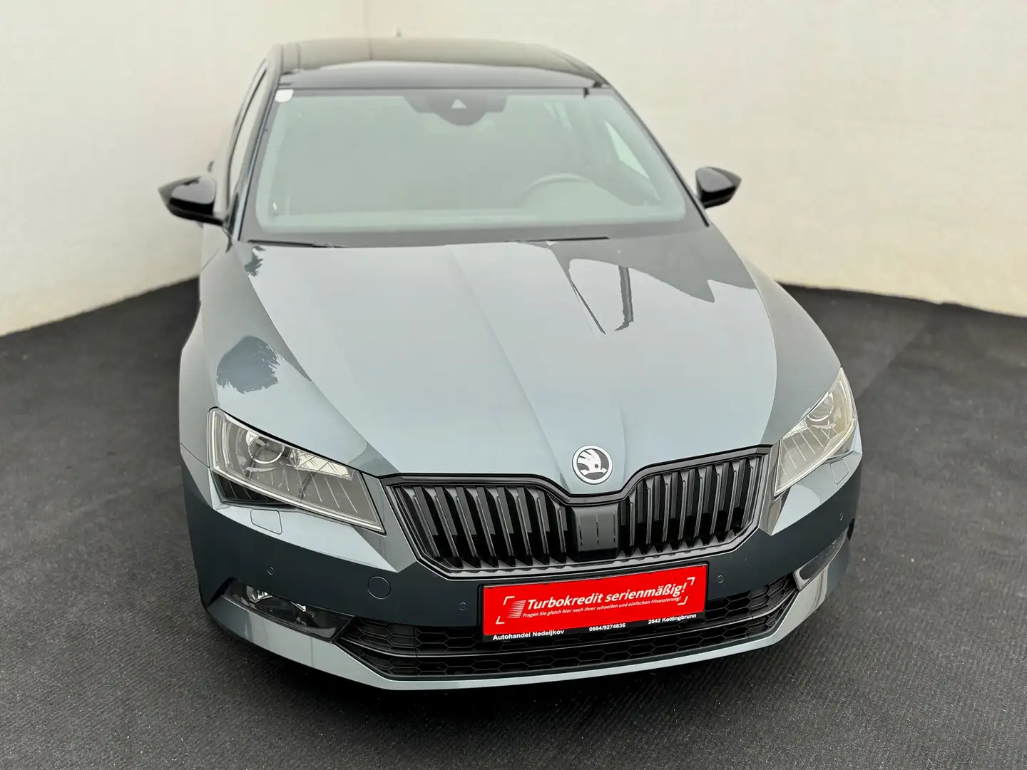 Skoda Superb 2.0TDI DSG Sportline Grau - 2