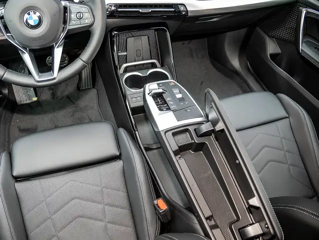 BMW X1 view 8