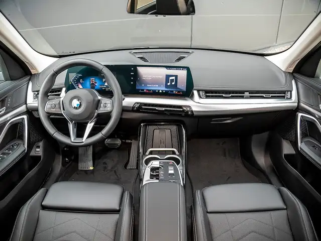 BMW X1 view 5