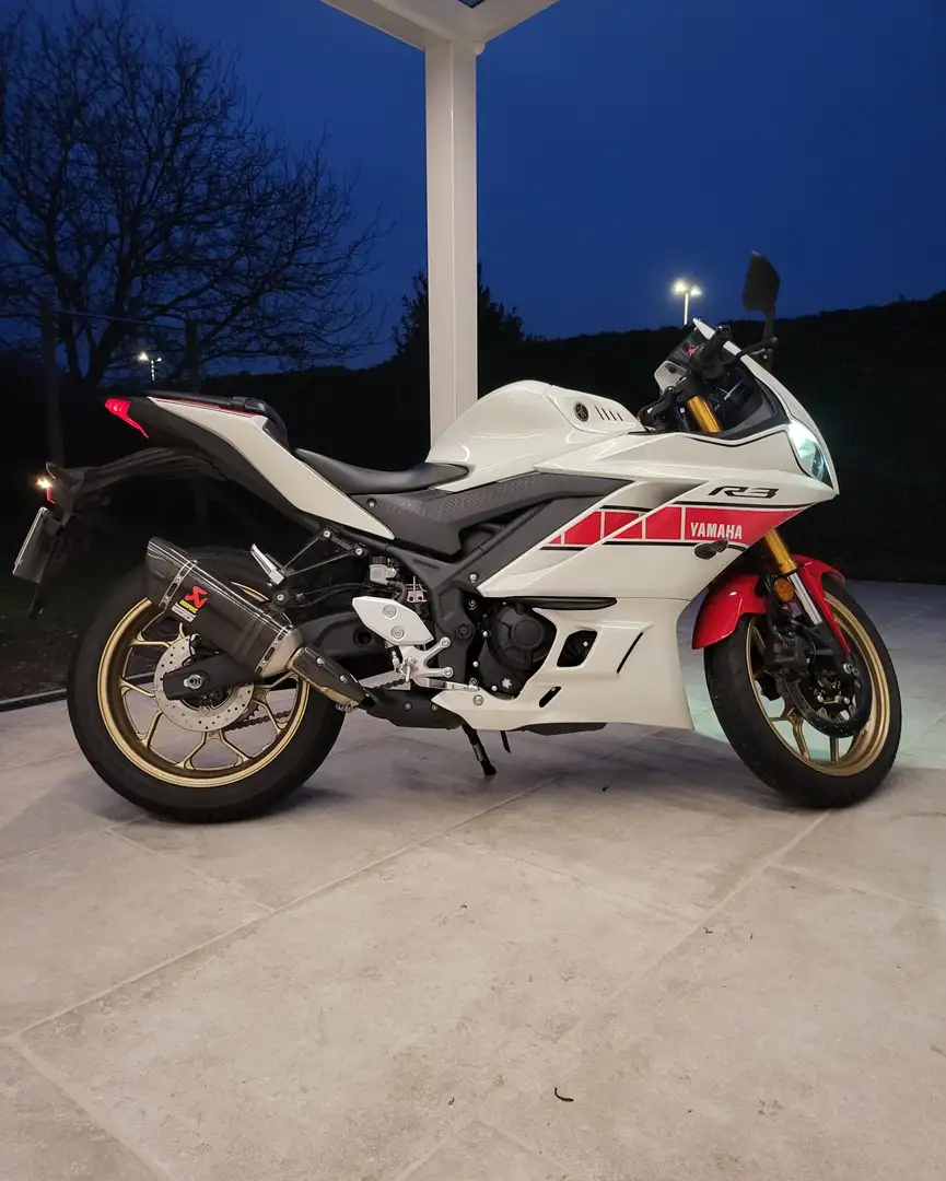 Yamaha YZF-R3 60th anniversary edition White - 1