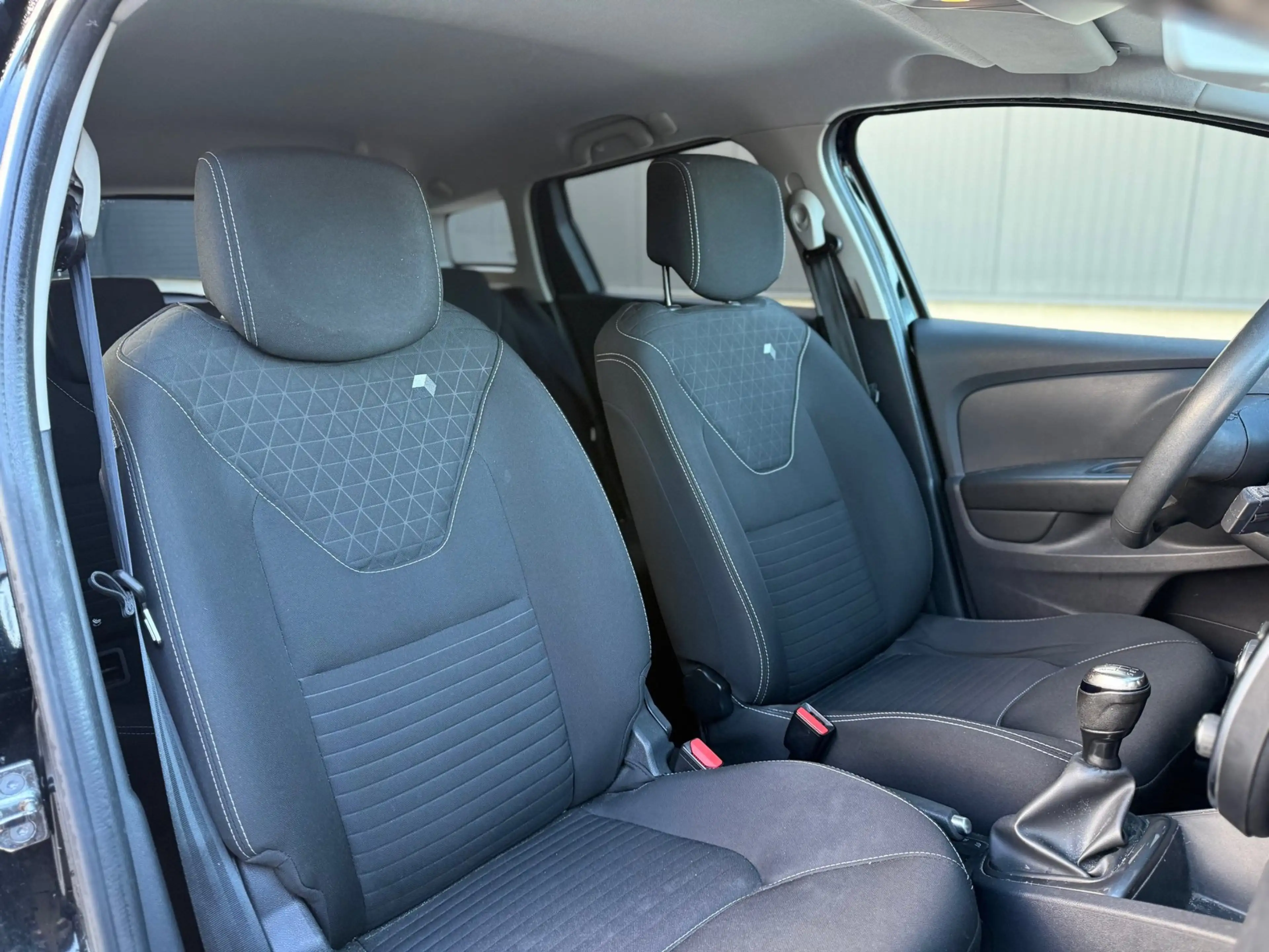 Renault Clio Estate 0.9 TCe Intens — photo 14