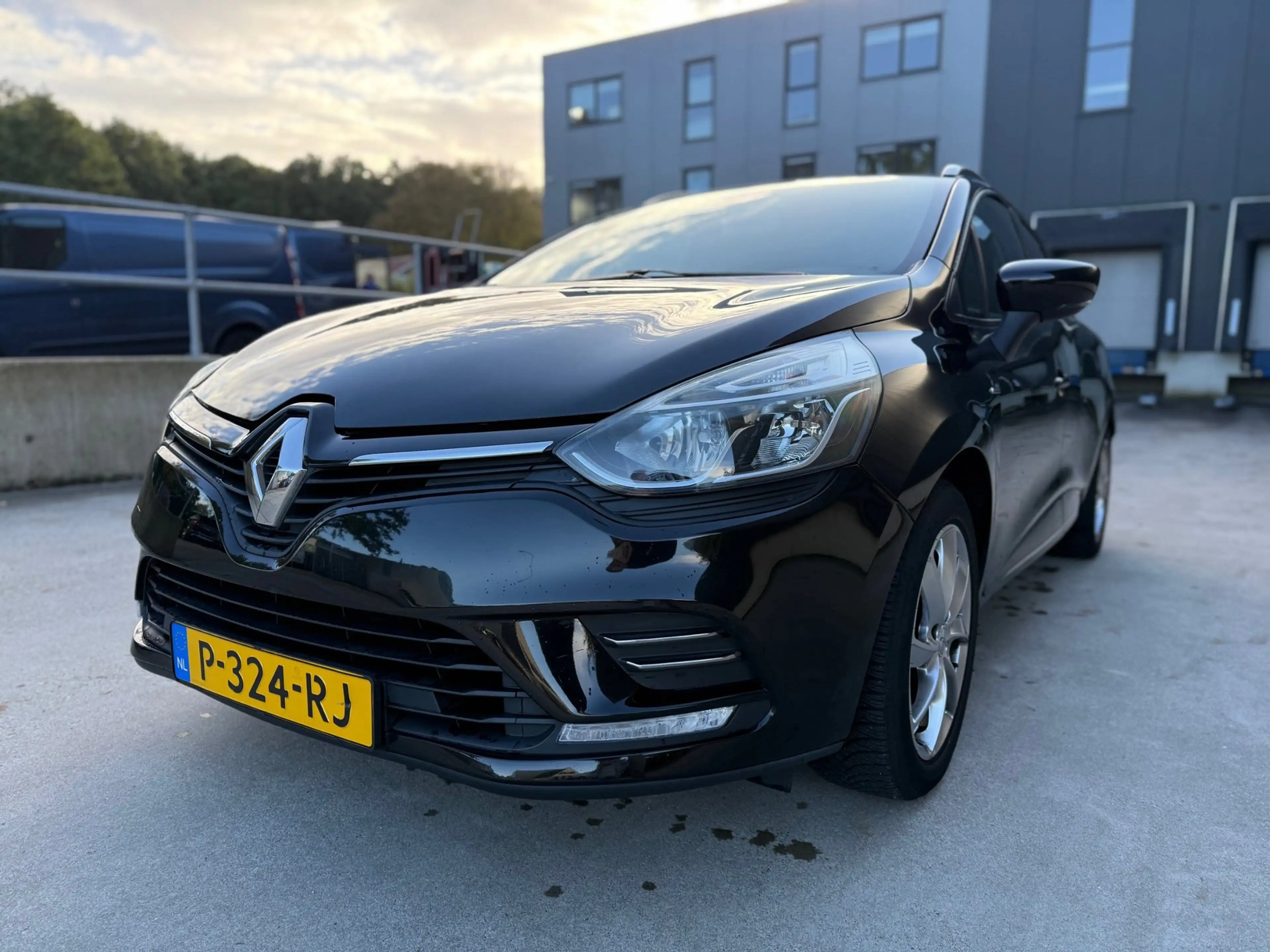 Renault Clio Estate 0.9 TCe Intens — photo 9
