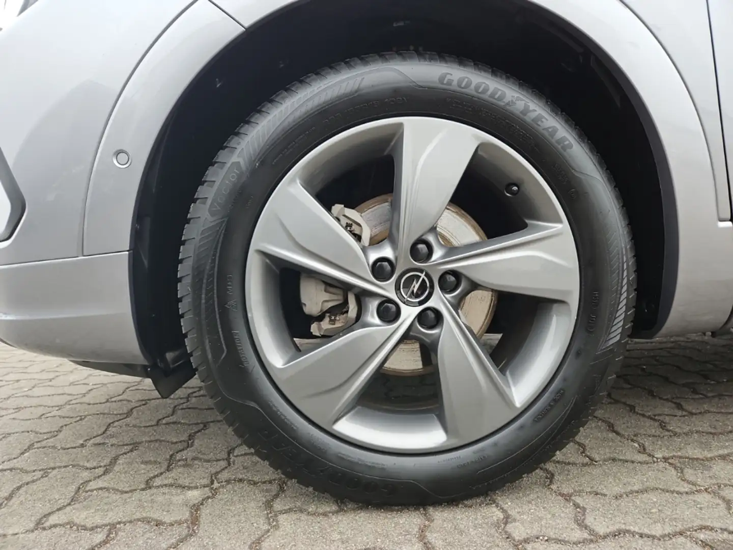 Opel Grandland Enjoy 1.2 Turbo +Sitzhzg.+Lenkradhzg.+CarPlay Grau - 2