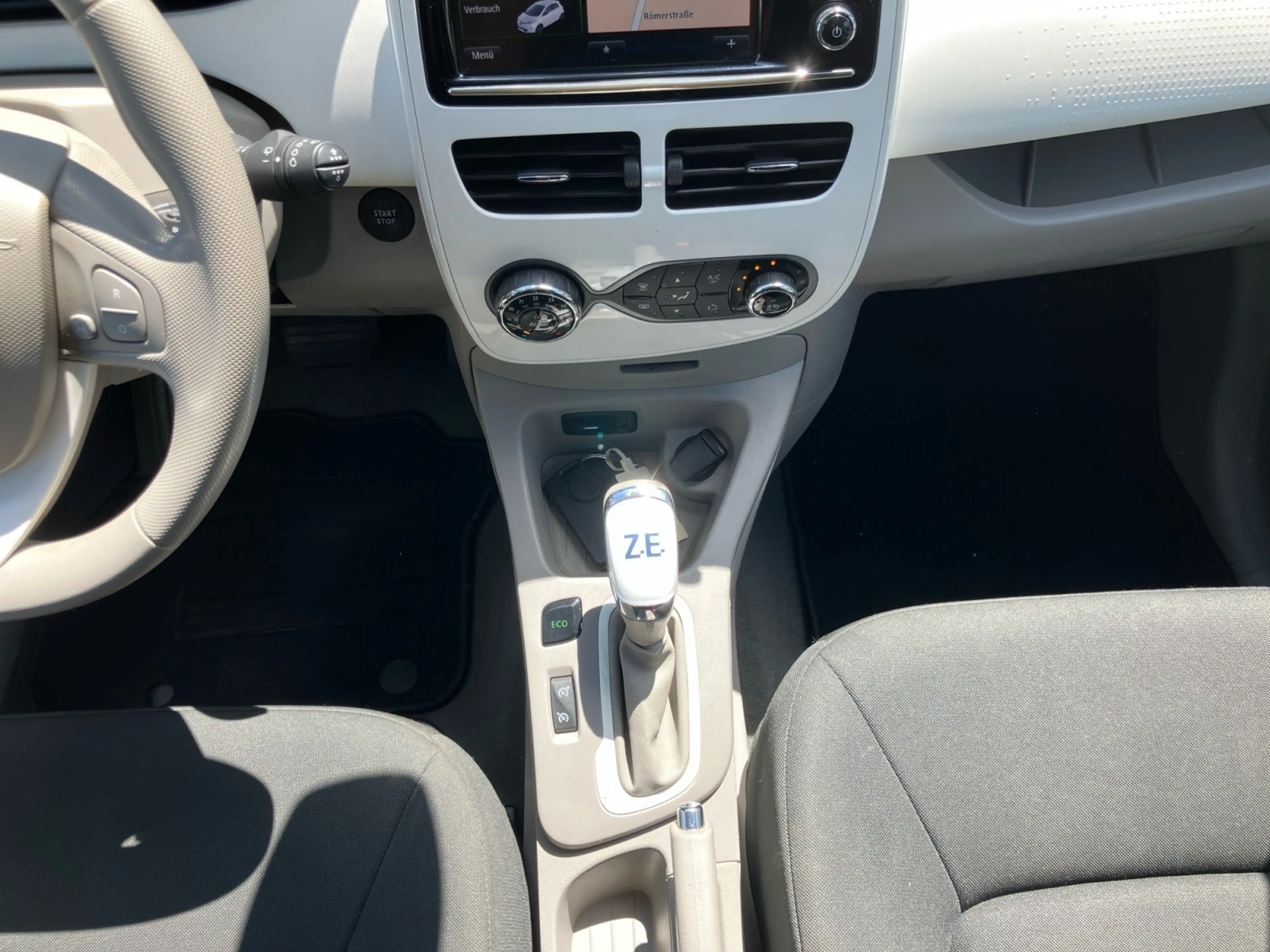 Renault ZOE LIFE Z.E. 40 Mietbaterie Navi Tempomat — photo 10