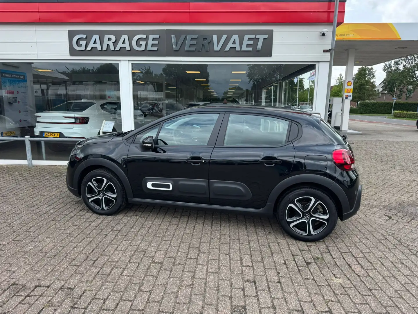 Citroen C3 1.2 PureTech Plus Zwart - 1