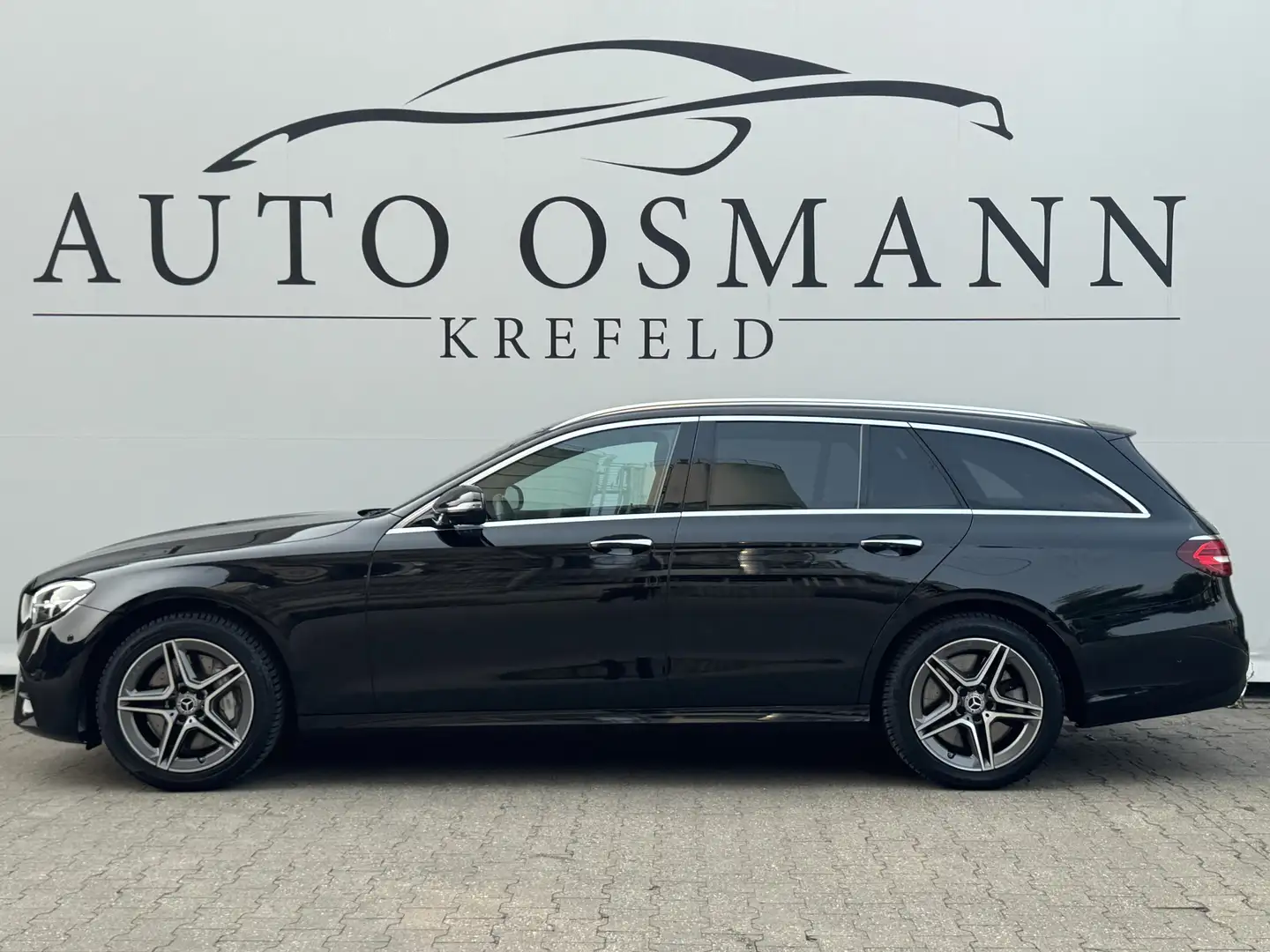 Mercedes-Benz E 300 de 4Matic T 9G-TRONIC AMG Line   360° Noir - 2