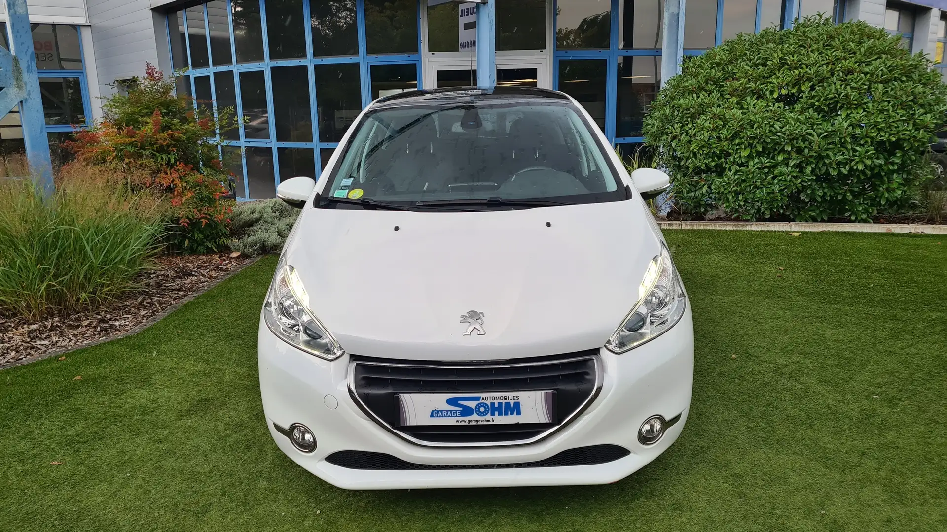 Peugeot 208 1.6 E-HDI115 FAP FELINE 5P Wit - 2