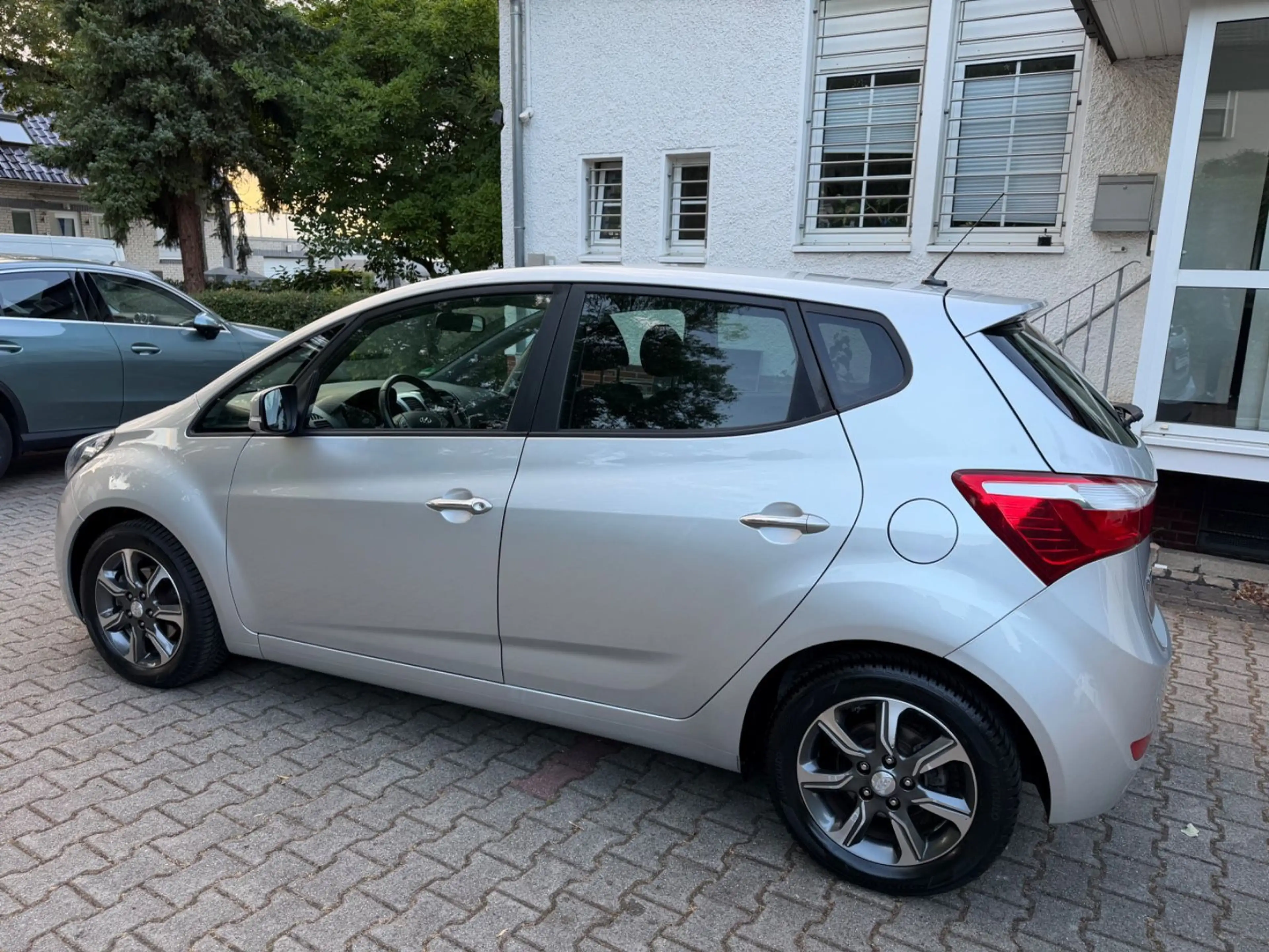Hyundai iX20 blue Space Plus/1.Hand/Kamera/Garantie/ — photo 10