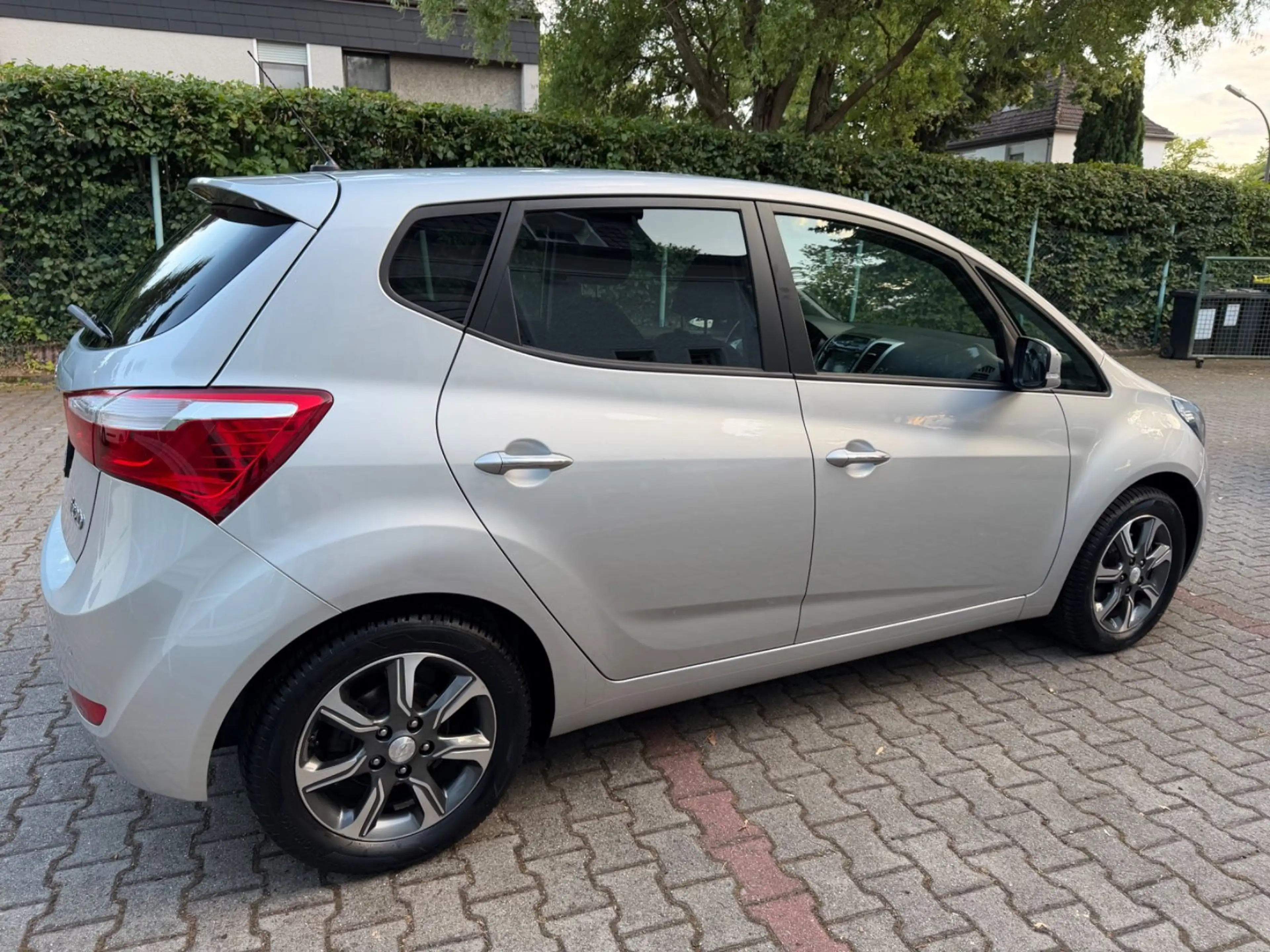 Hyundai iX20 blue Space Plus/1.Hand/Kamera/Garantie/ — photo 7