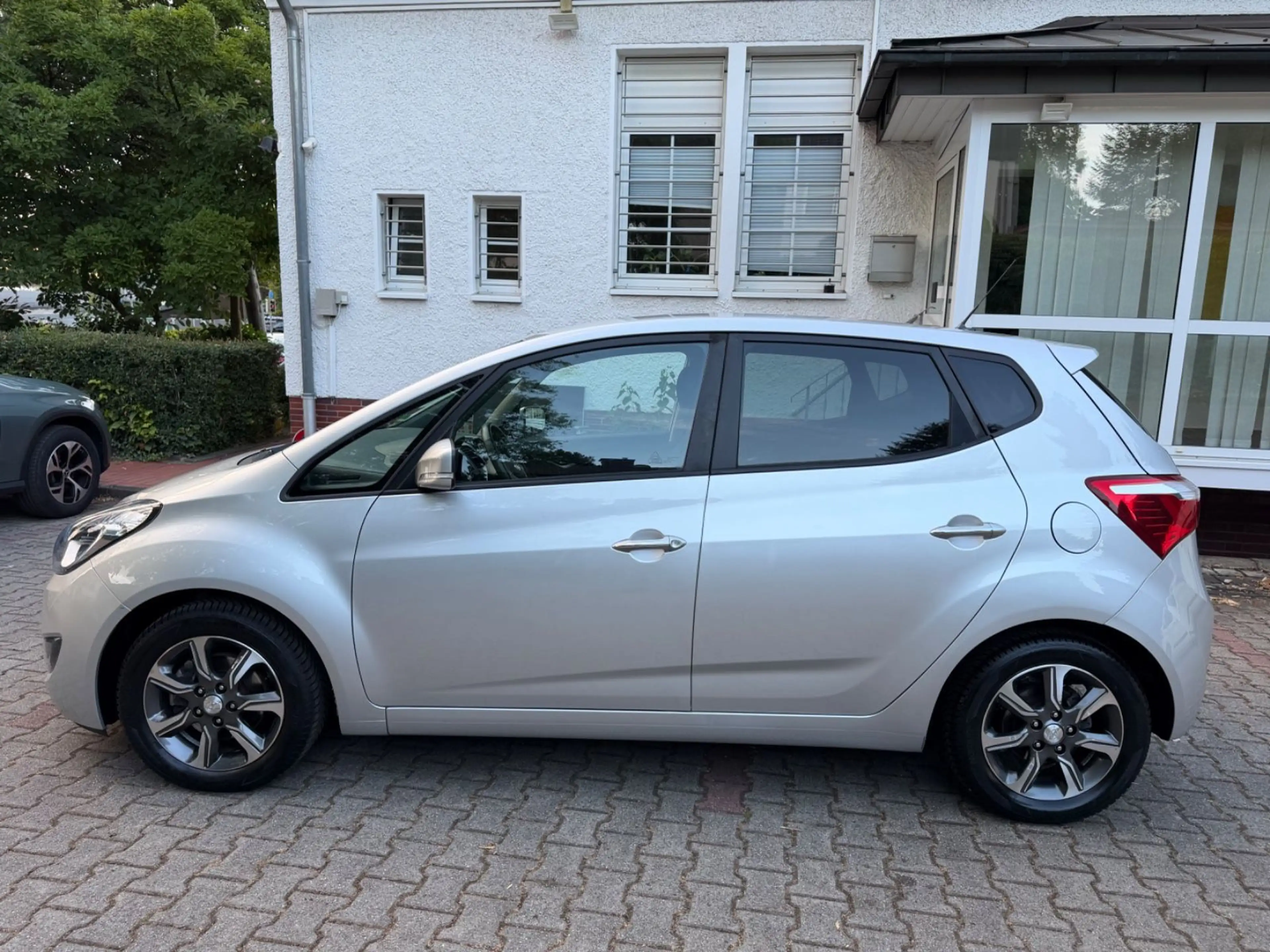 Hyundai iX20 blue Space Plus/1.Hand/Kamera/Garantie/ — photo 11