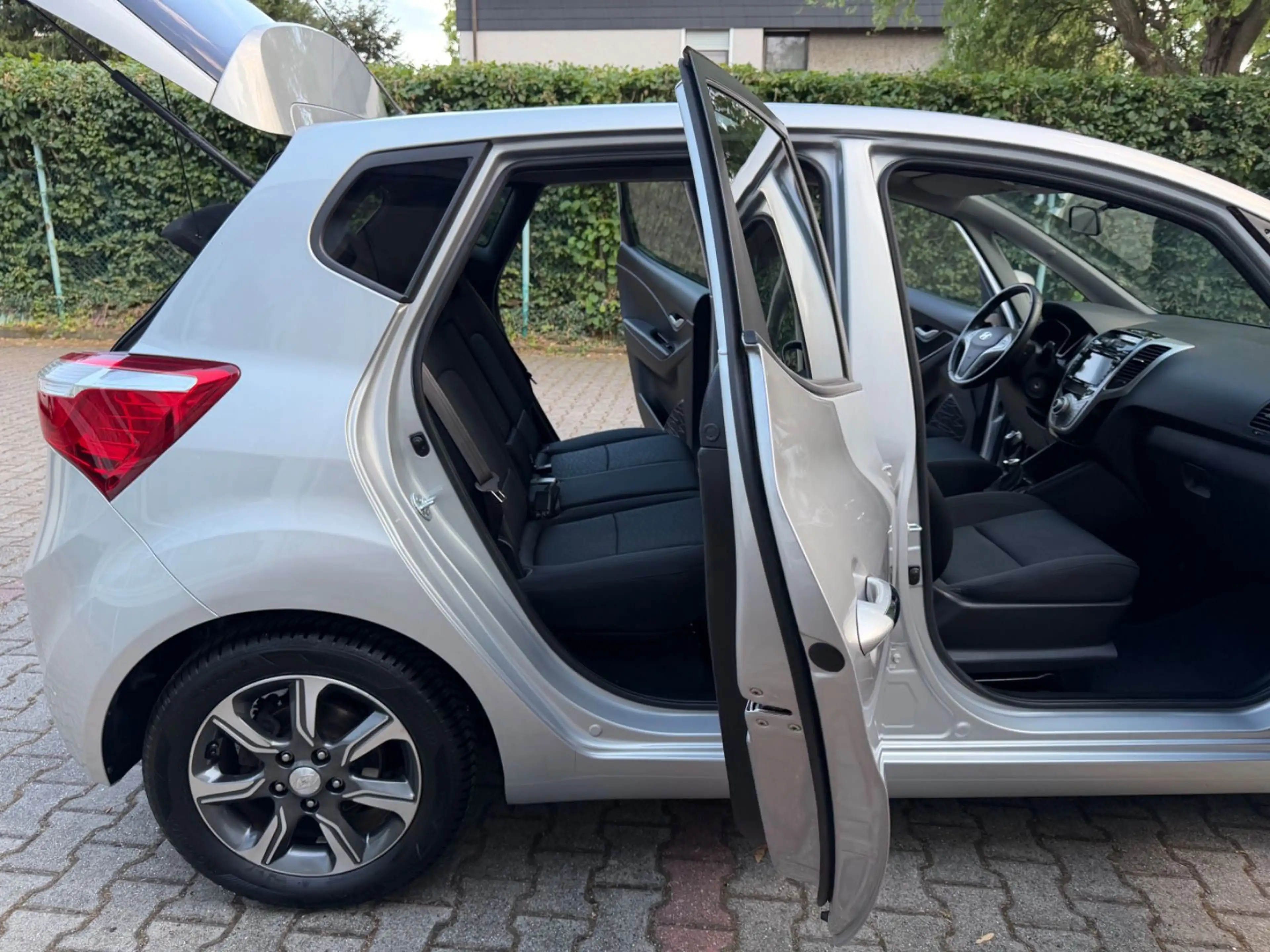 Hyundai iX20 blue Space Plus/1.Hand/Kamera/Garantie/ — photo 13