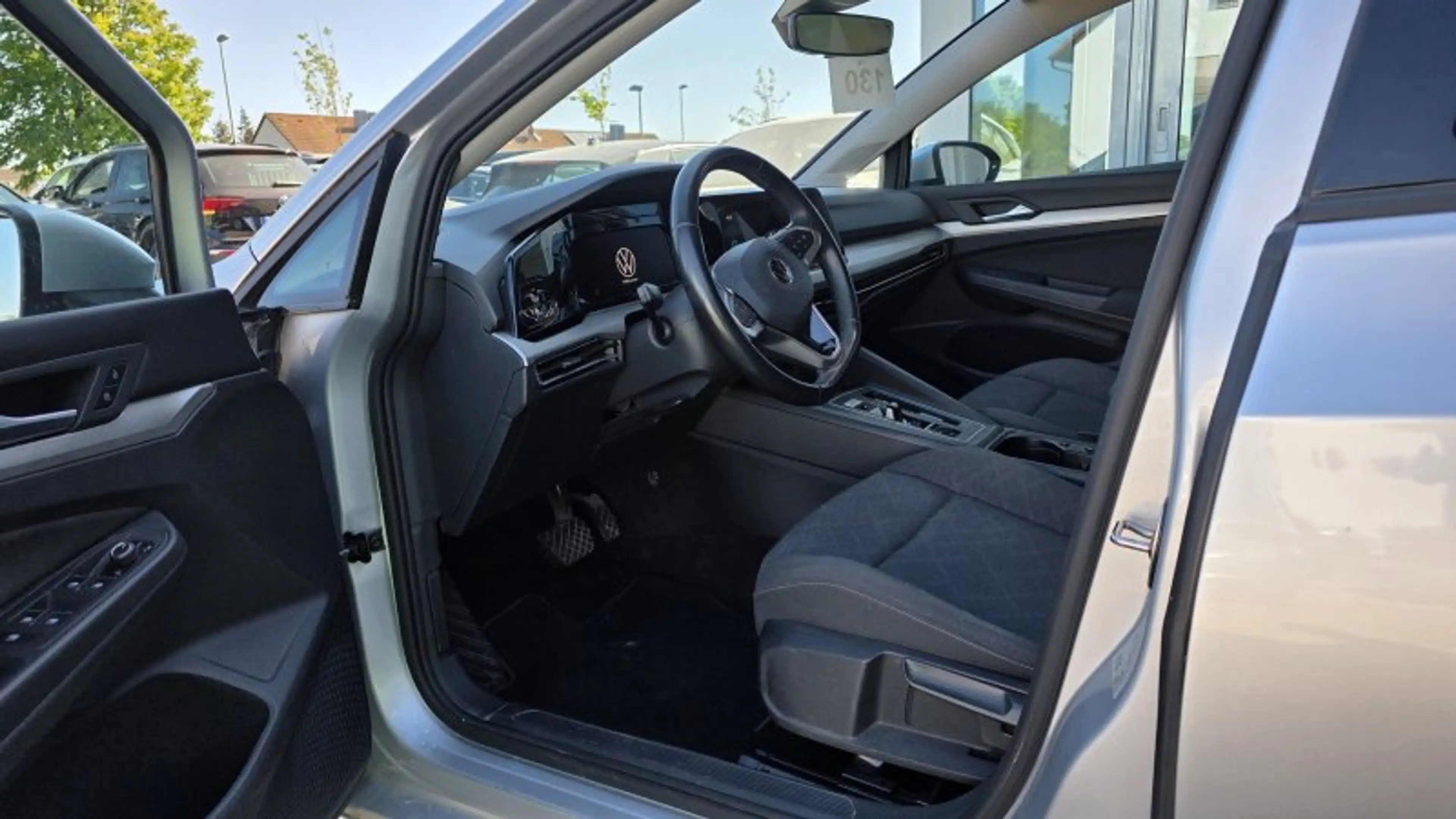 Volkswagen Golf VIII Variant 2.0 TDI Life DSG Navi Kamera ACC LED — photo 11