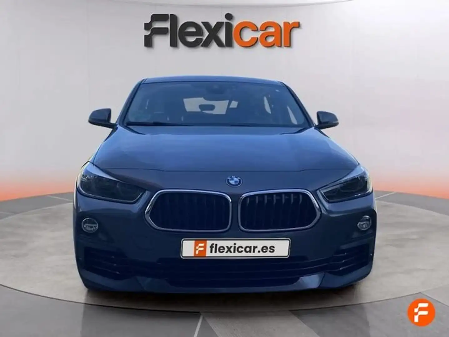 BMW X2 sDrive 18dA Gris - 2