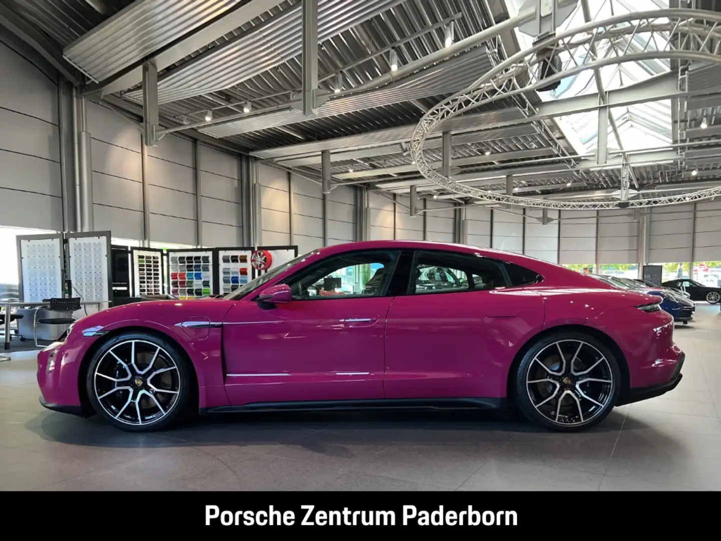 Porsche Taycan GTS Burmester HA-Lenkung Rückfahrkamera Violett - 2