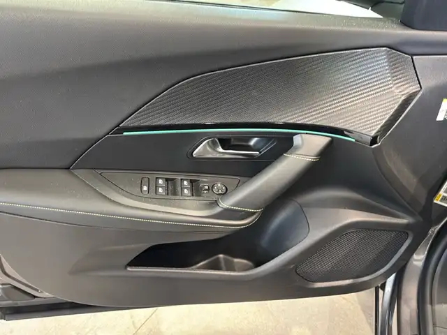 Peugeot 2008 view 15