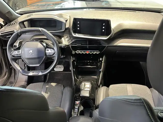 Peugeot 2008 view 9