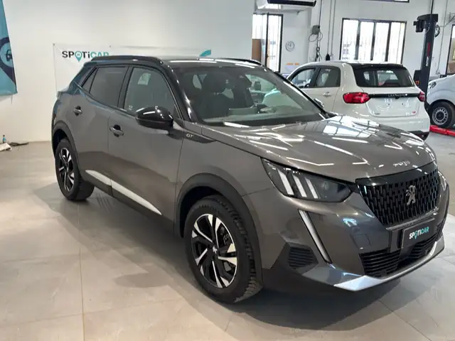 Peugeot 2008 view 3