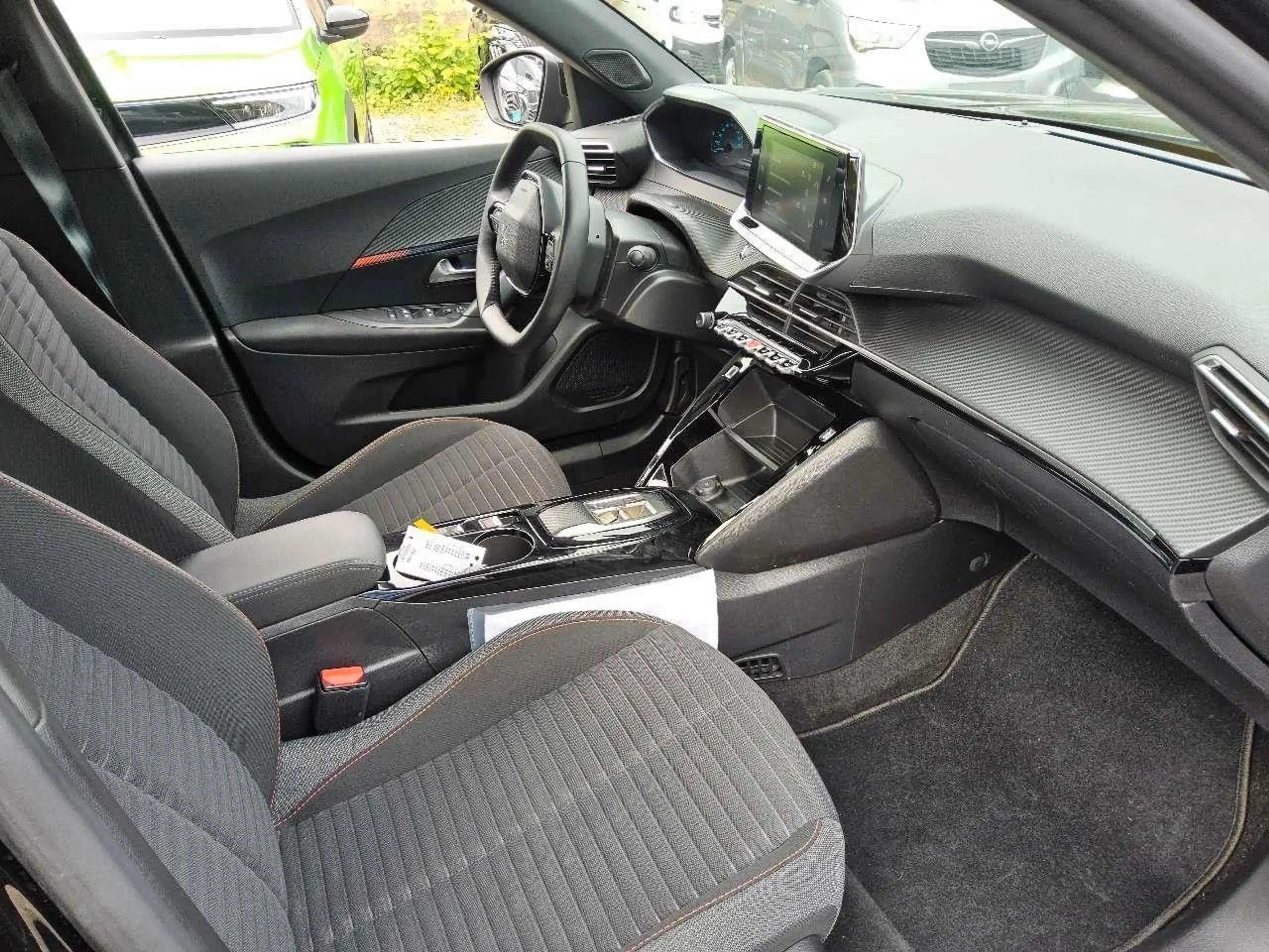 Peugeot e-2008 ACTIVE PACK 3-PHASIG NAVI/LED/SPORT/DAB+ — photo 3