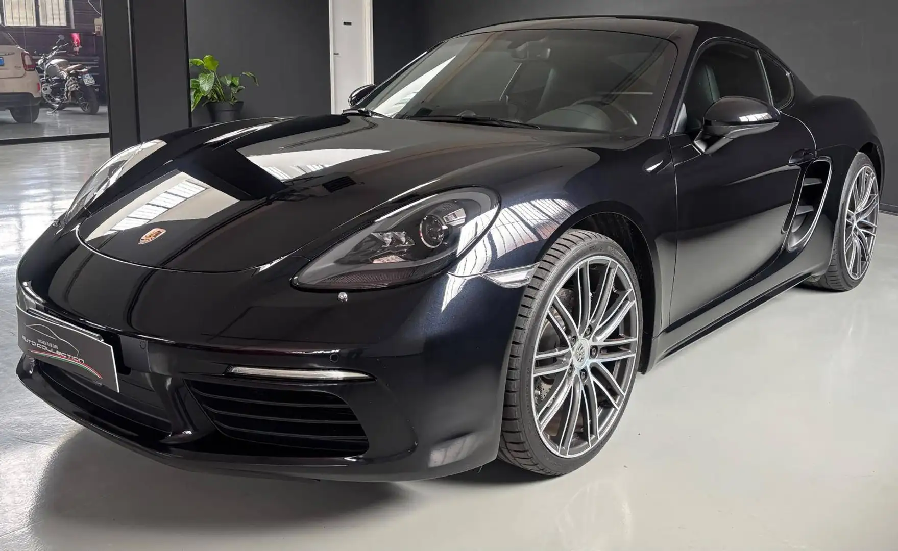 Porsche 718 Cayman Schwarz - 2