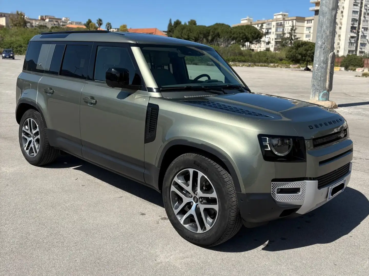 Land Rover Defender 110 3.0d i6 MHEVSE AWD 200cv auto 6 cilindri Verde - 2