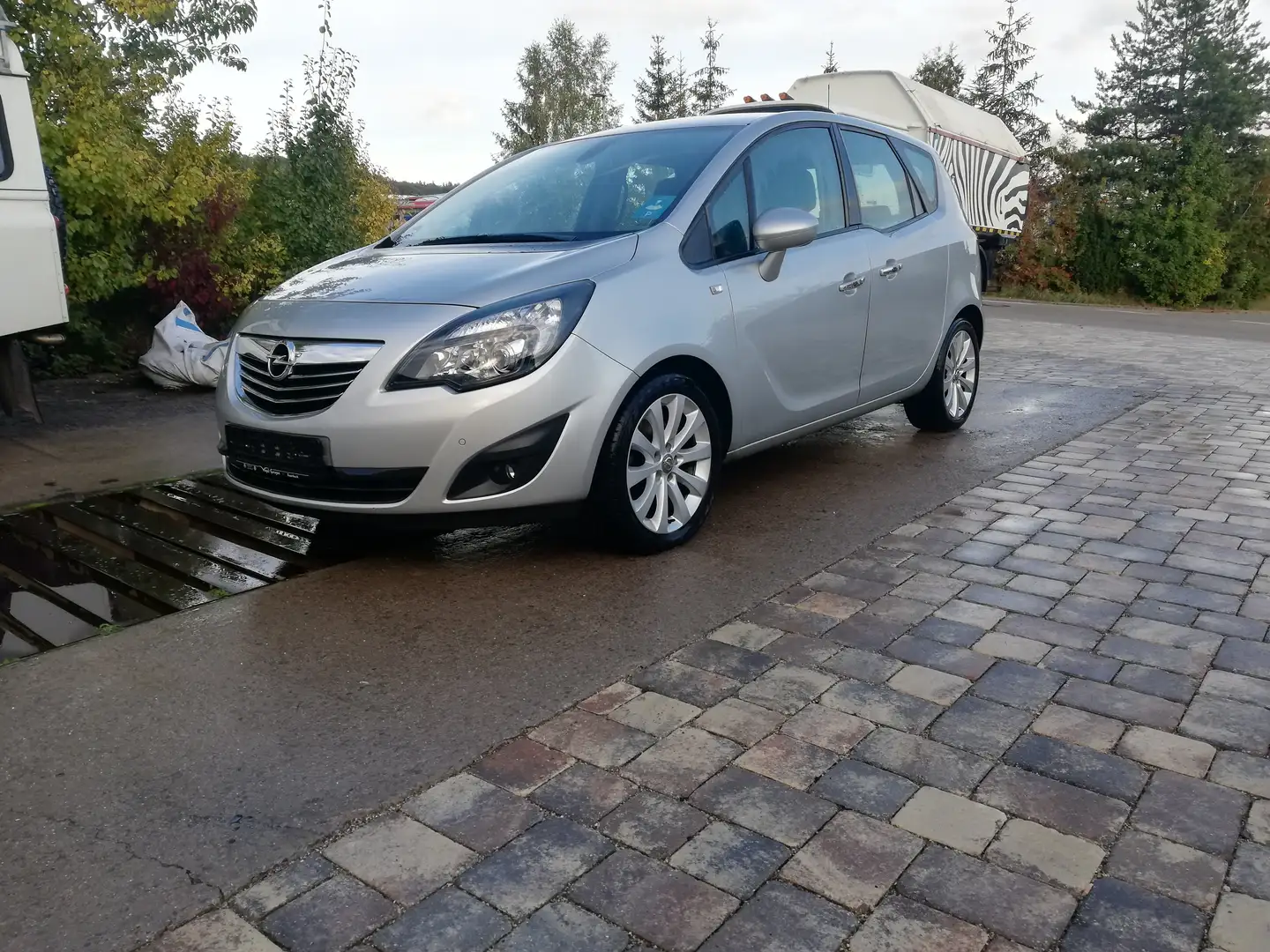 Opel Meriva Innovation B / KLIMA / TÜV 04-2026 / 2 HAND Argento - 2