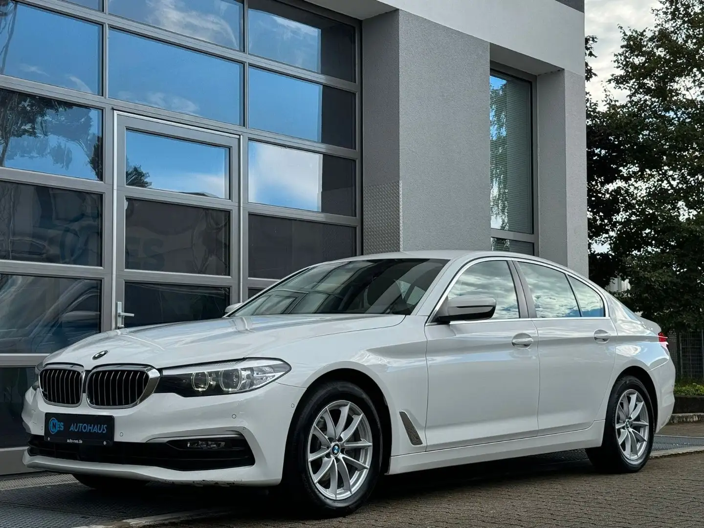BMW 520 d*AUT*ACC*KAMERA*LIVE COCKPIT PRO*WINTERRÄDER Blanc - 1