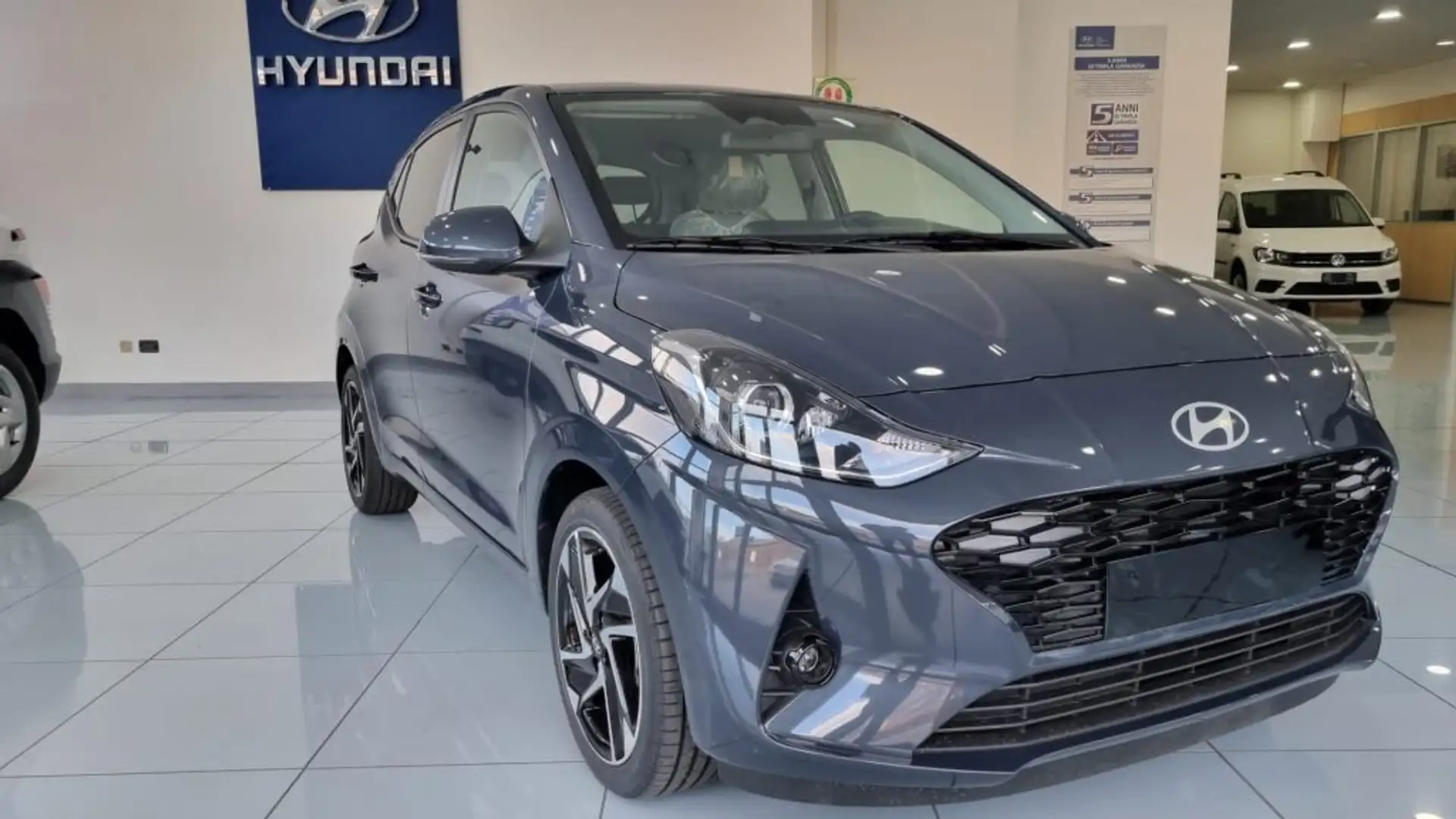Hyundai i10 1.0 MPI Prime Grau - 2