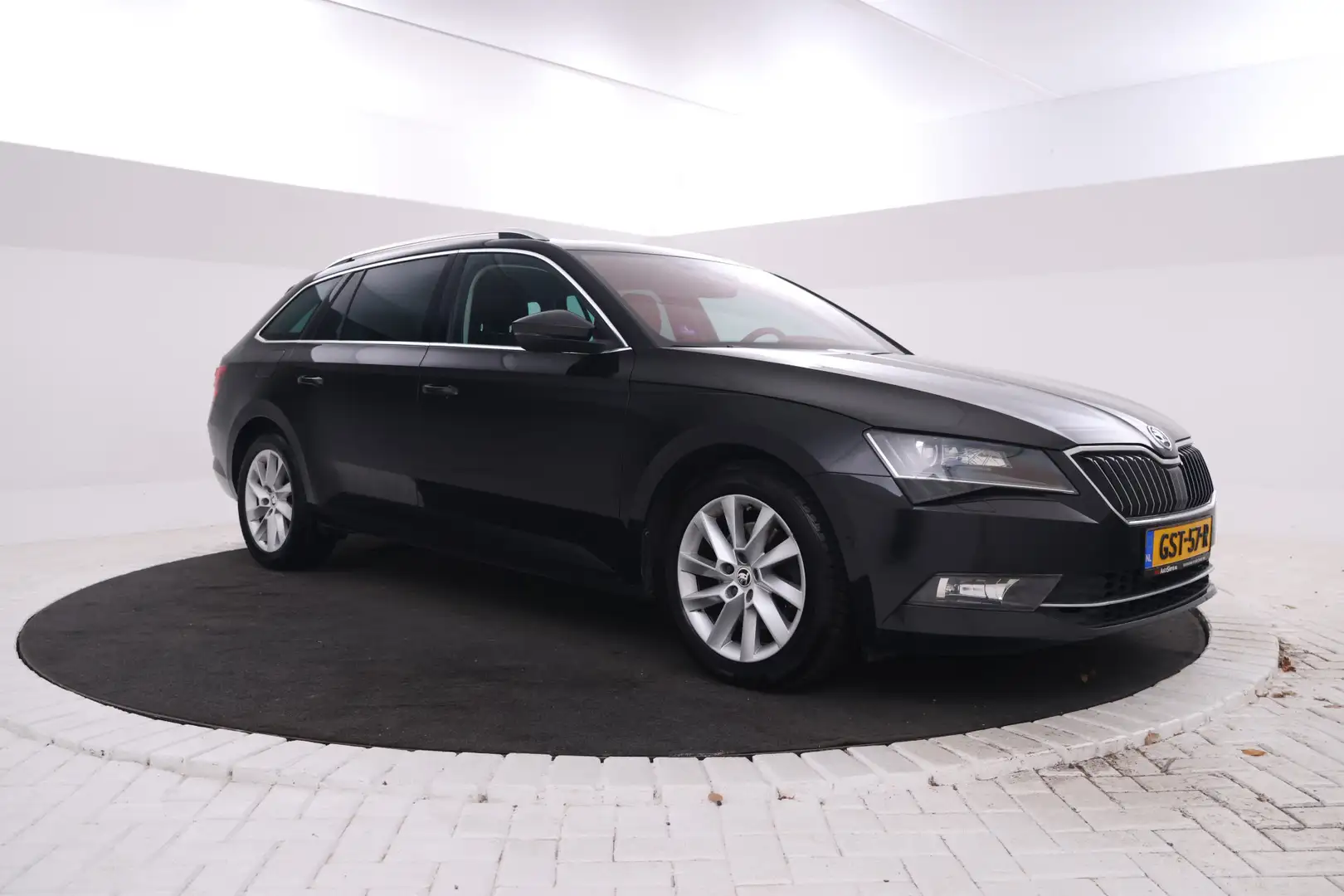 Skoda Superb Combi 1.5 TSI ACT Sportline Business Camera, Stoel Zwart - 2