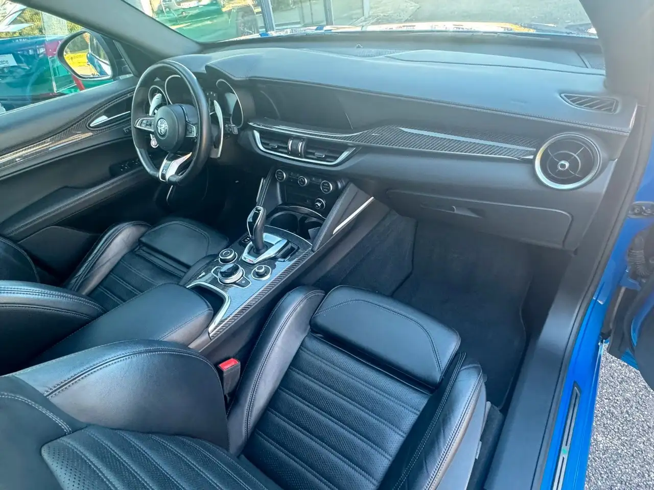 Alfa Romeo Stelvio 2023 — фото 10