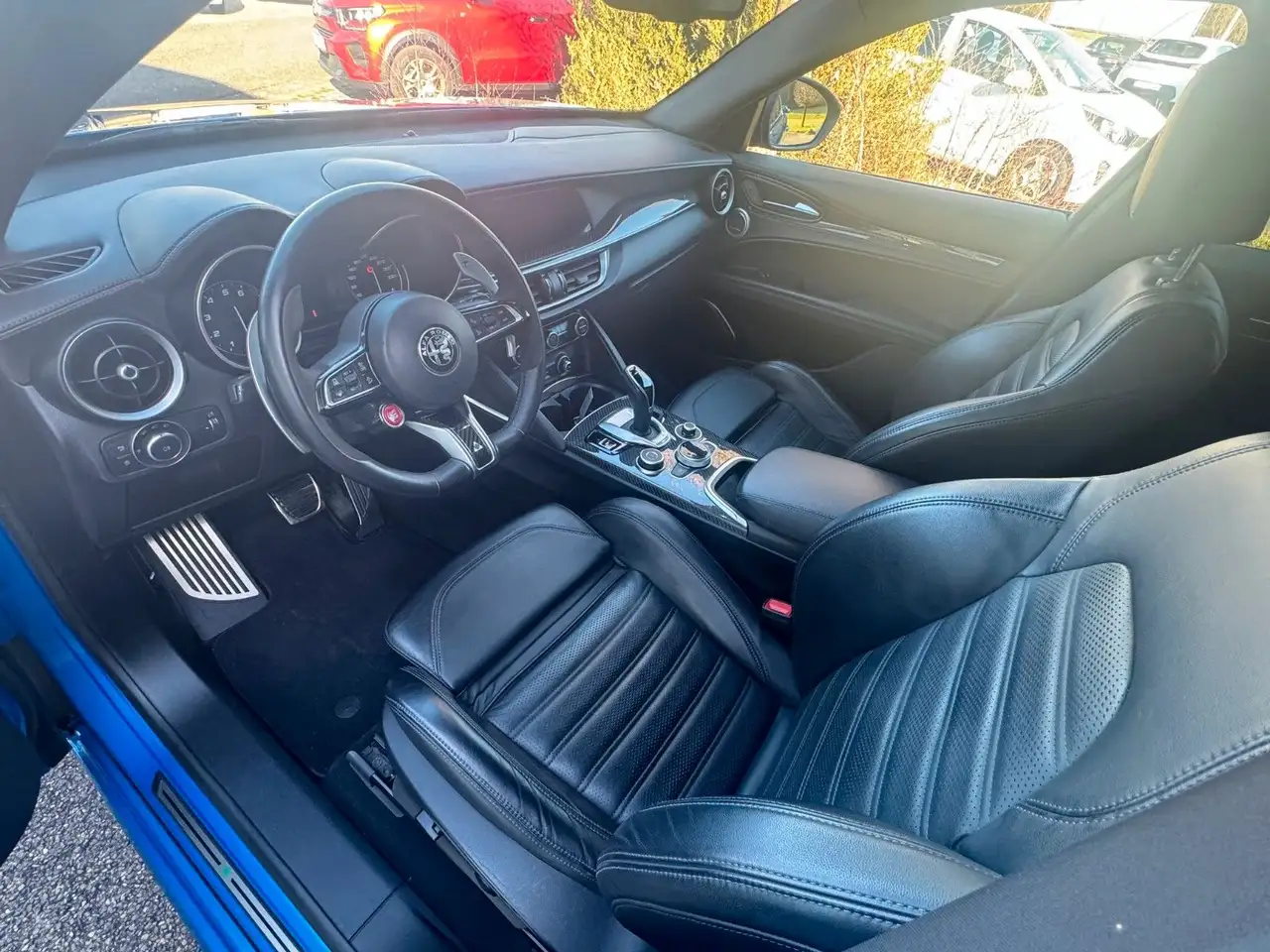Alfa Romeo Stelvio 2023 — фото 13