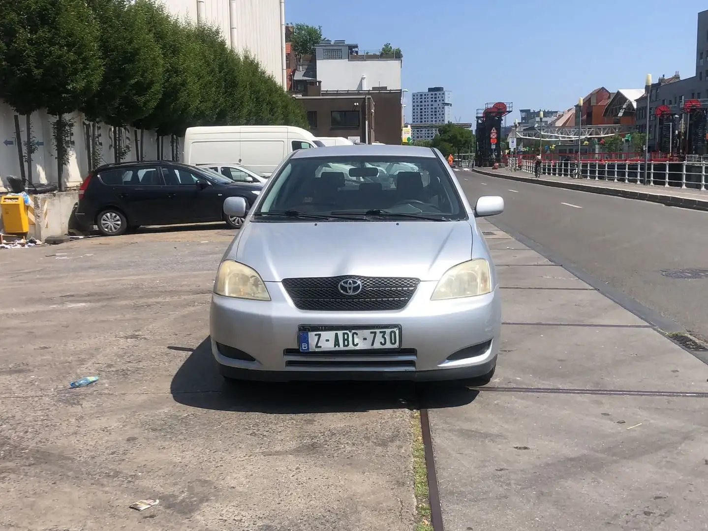 Toyota Corolla 1.4i VVT-i 16v Linea Luna Gris - 2