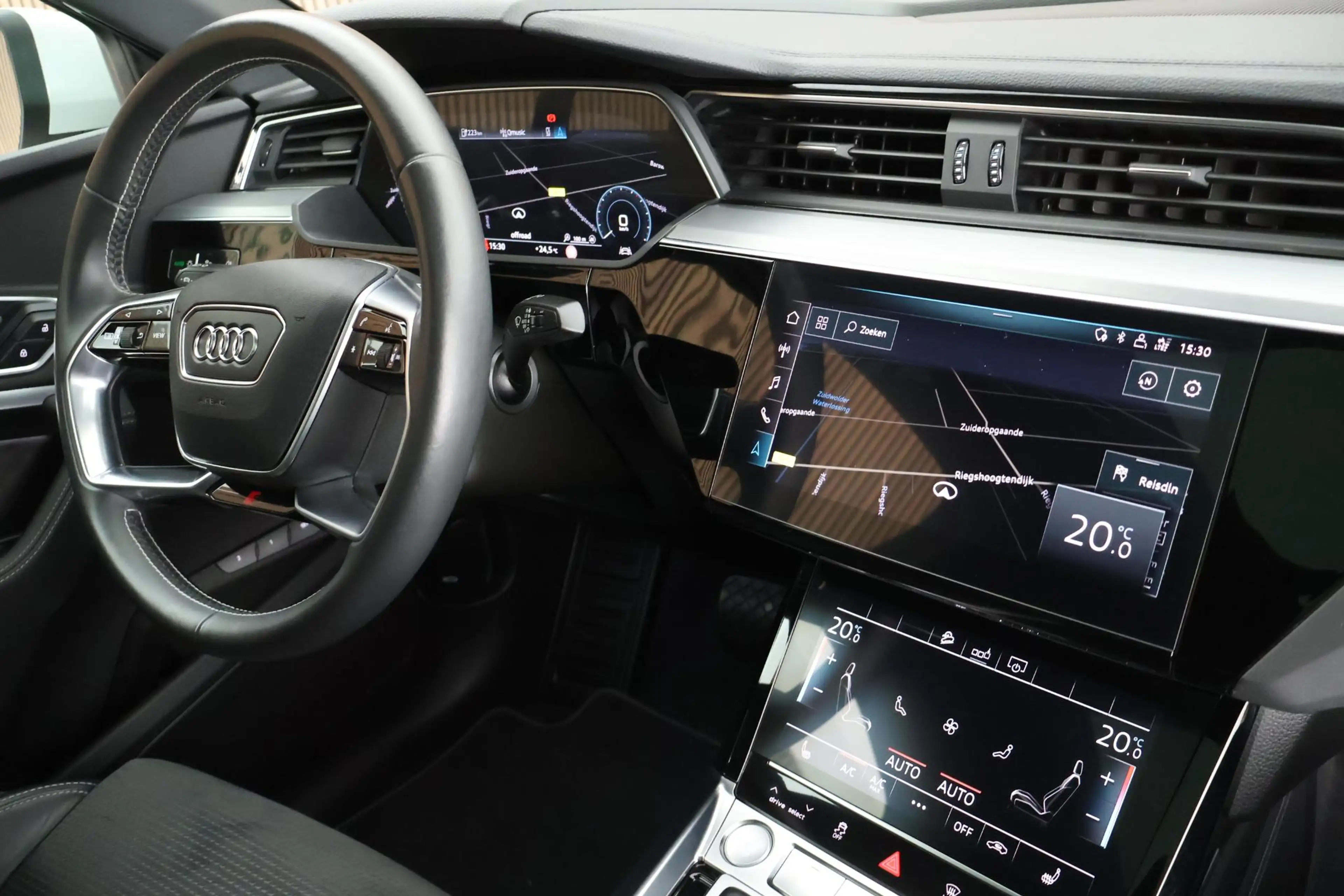 Audi e-tron Sportback 50 313pk quattro S edition 71 kWh SOH 98 — photo 3