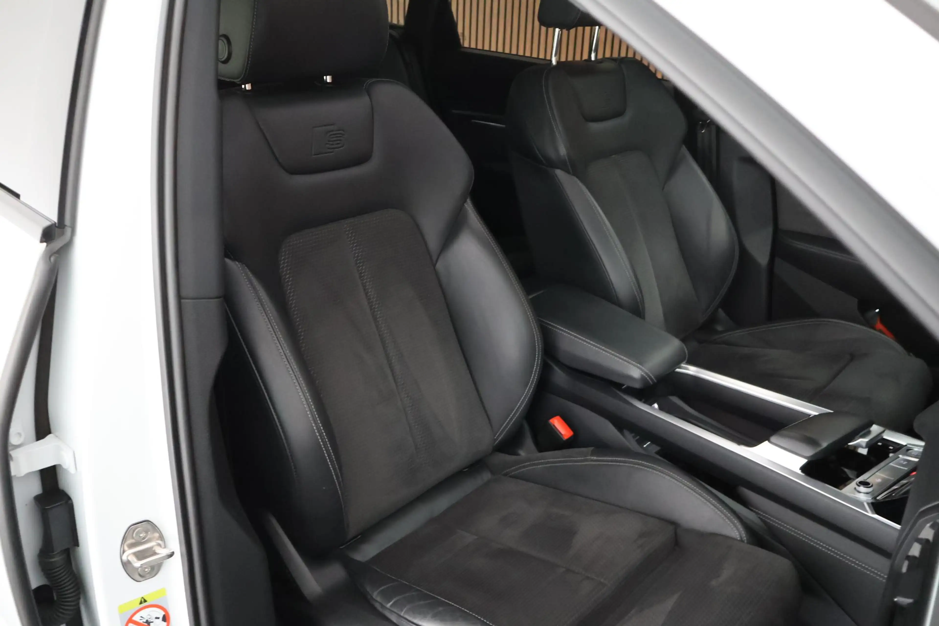 Audi e-tron Sportback 50 313pk quattro S edition 71 kWh SOH 98 — photo 2