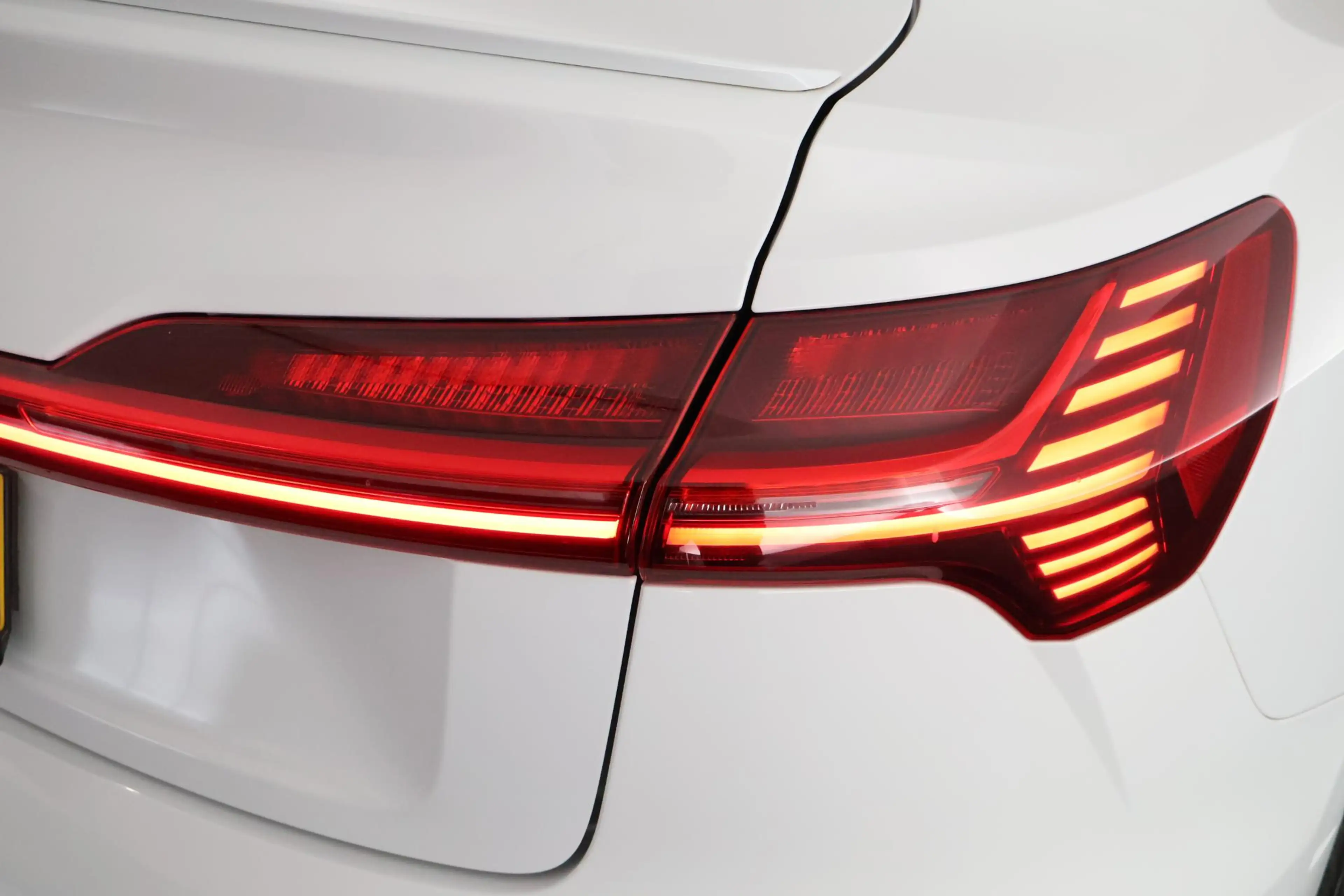 Audi e-tron Sportback 50 313pk quattro S edition 71 kWh SOH 98 — photo 37