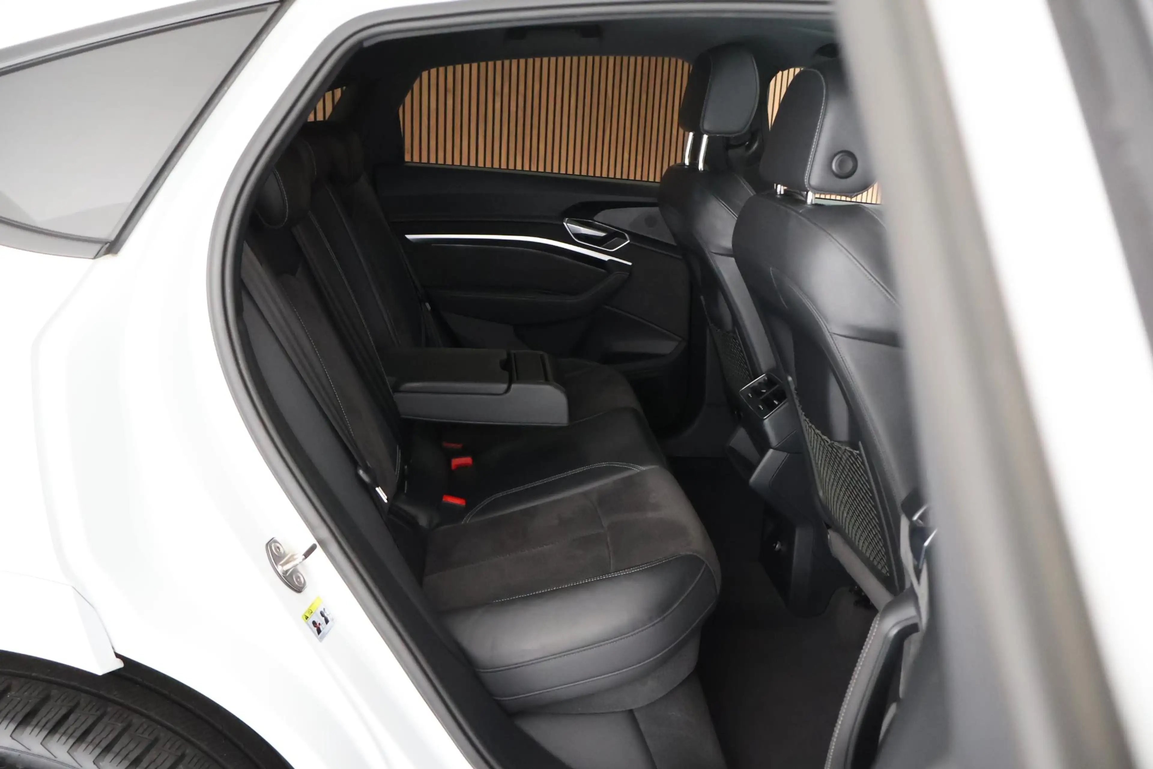 Audi e-tron Sportback 50 313pk quattro S edition 71 kWh SOH 98 — photo 13