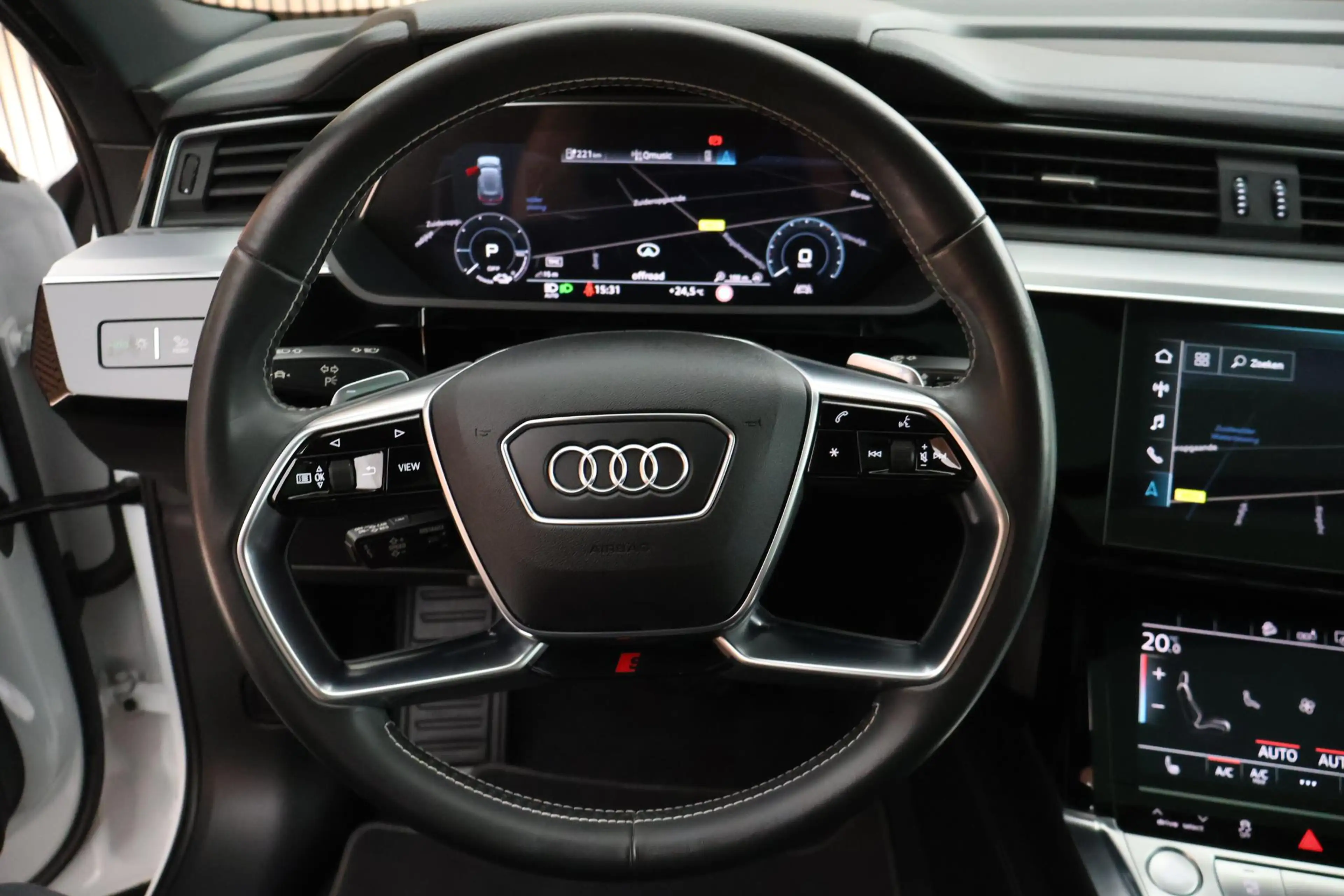 Audi e-tron Sportback 50 313pk quattro S edition 71 kWh SOH 98 — photo 20