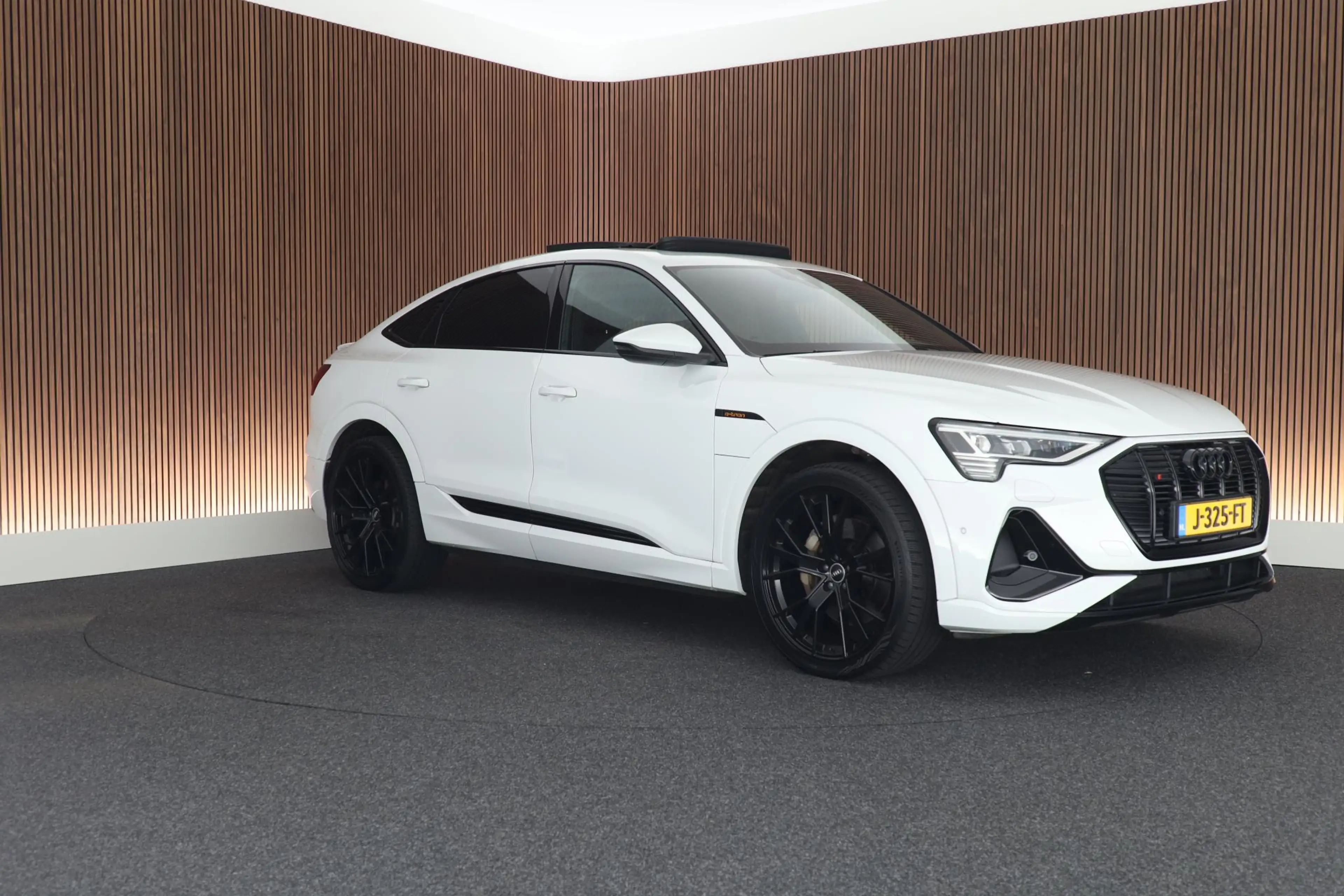 Audi e-tron Sportback 50 313pk quattro S edition 71 kWh SOH 98 — photo 12