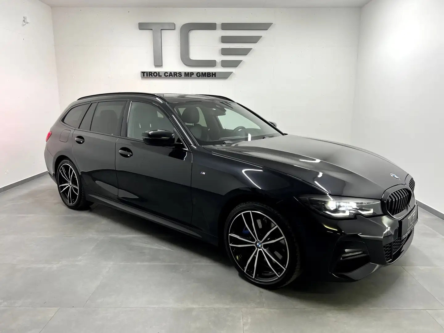 BMW 330 330e PHEV xDrive Touring Aut. M Paket, AHK, LED Noir - 1