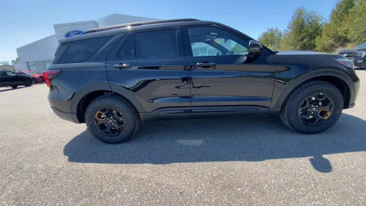 Ford Explorer снимка Ford Explorer