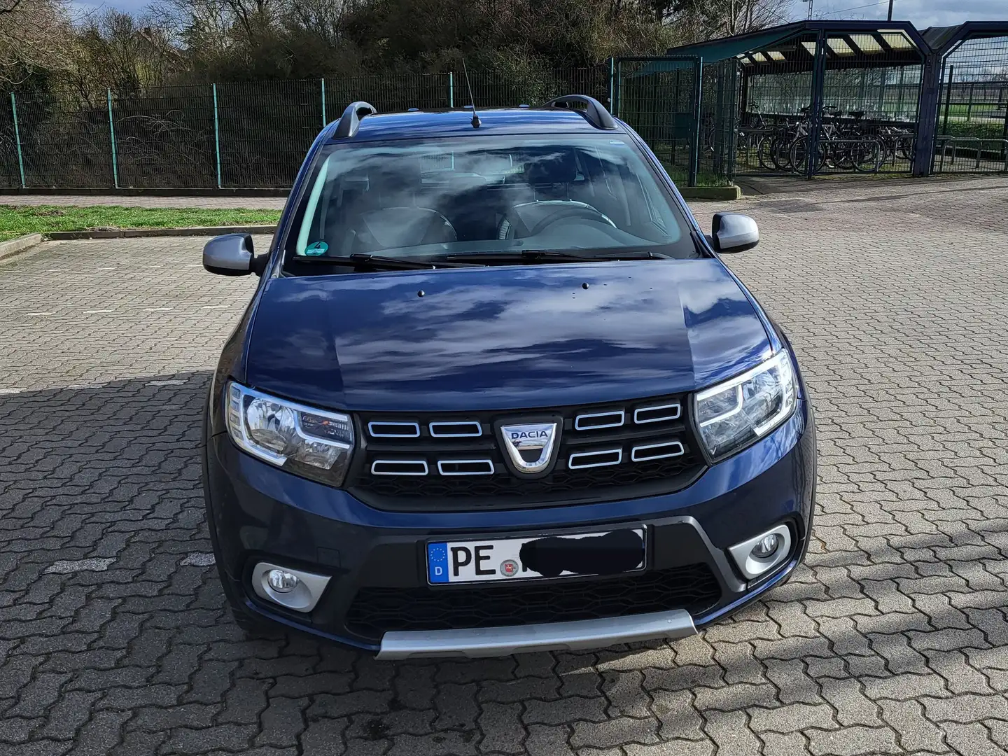 Dacia Logan Logan MCV TCe 90 Stepway, Nav, Kam., AHK,Shz, 1.Hd Blauw - 2