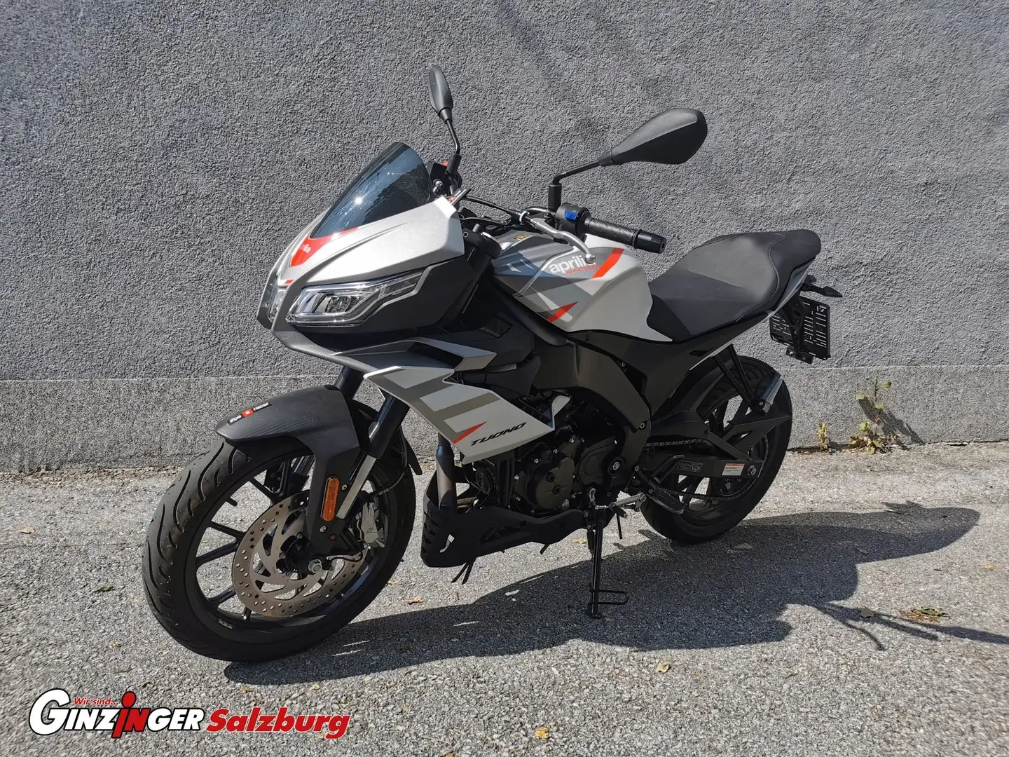 Aprilia Tuono Wit - 1