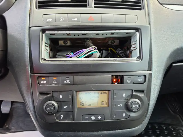 Fiat Grande Punto view 13