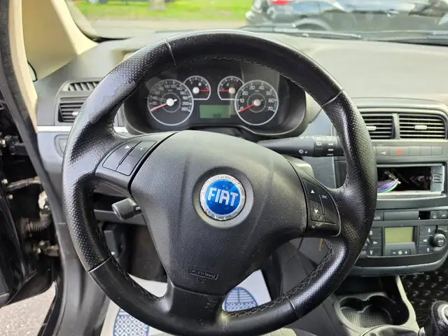 Fiat Grande Punto view 11