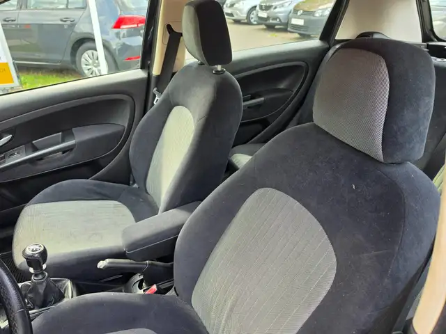 Fiat Grande Punto view 10
