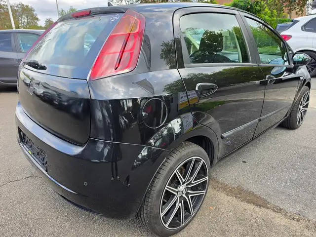 Fiat Grande Punto view 3